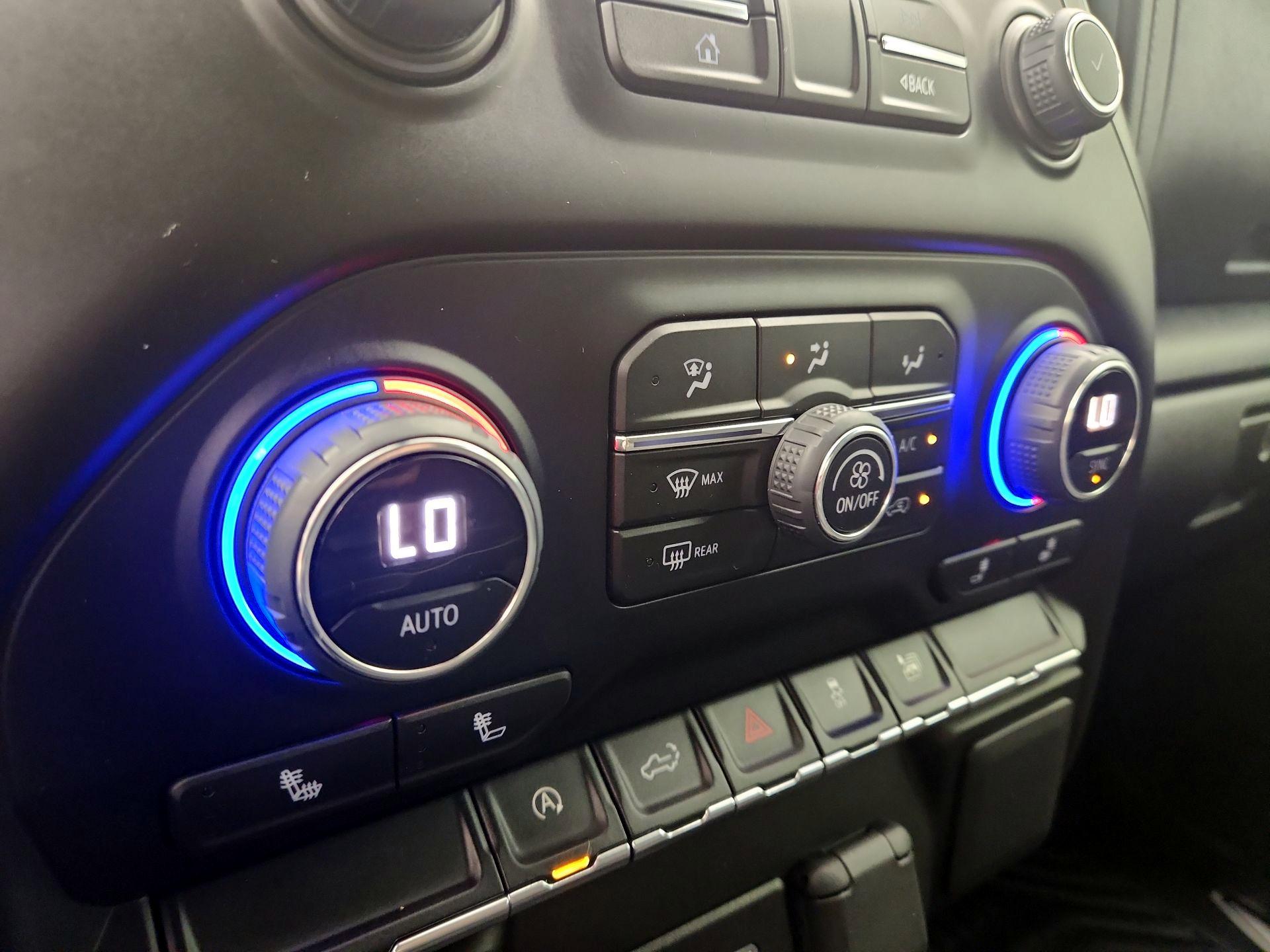 Thumbnail: 2021 Chevrolet Silverado 1500 - 17