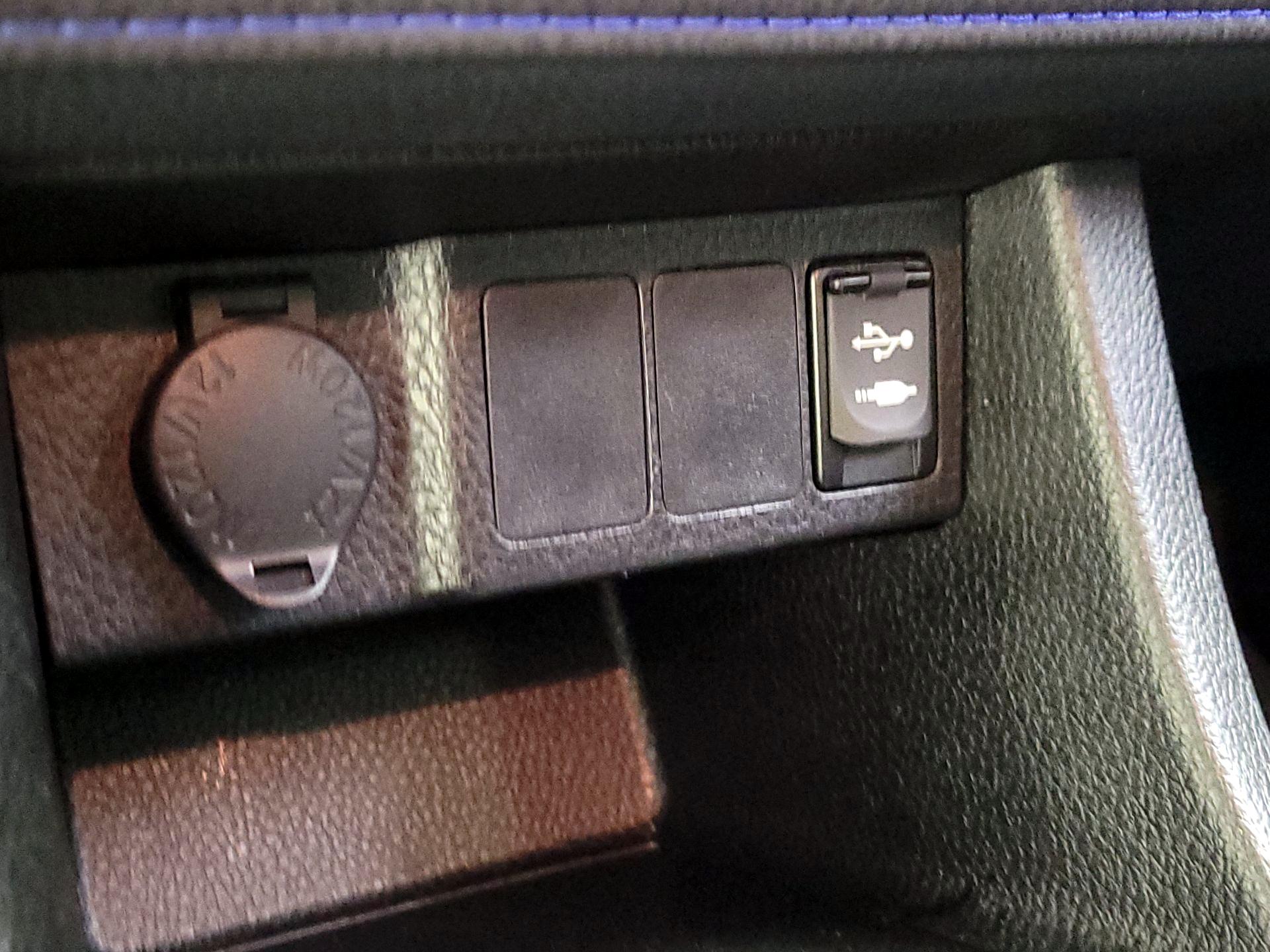 Thumbnail: 2019 Toyota Corolla - 18