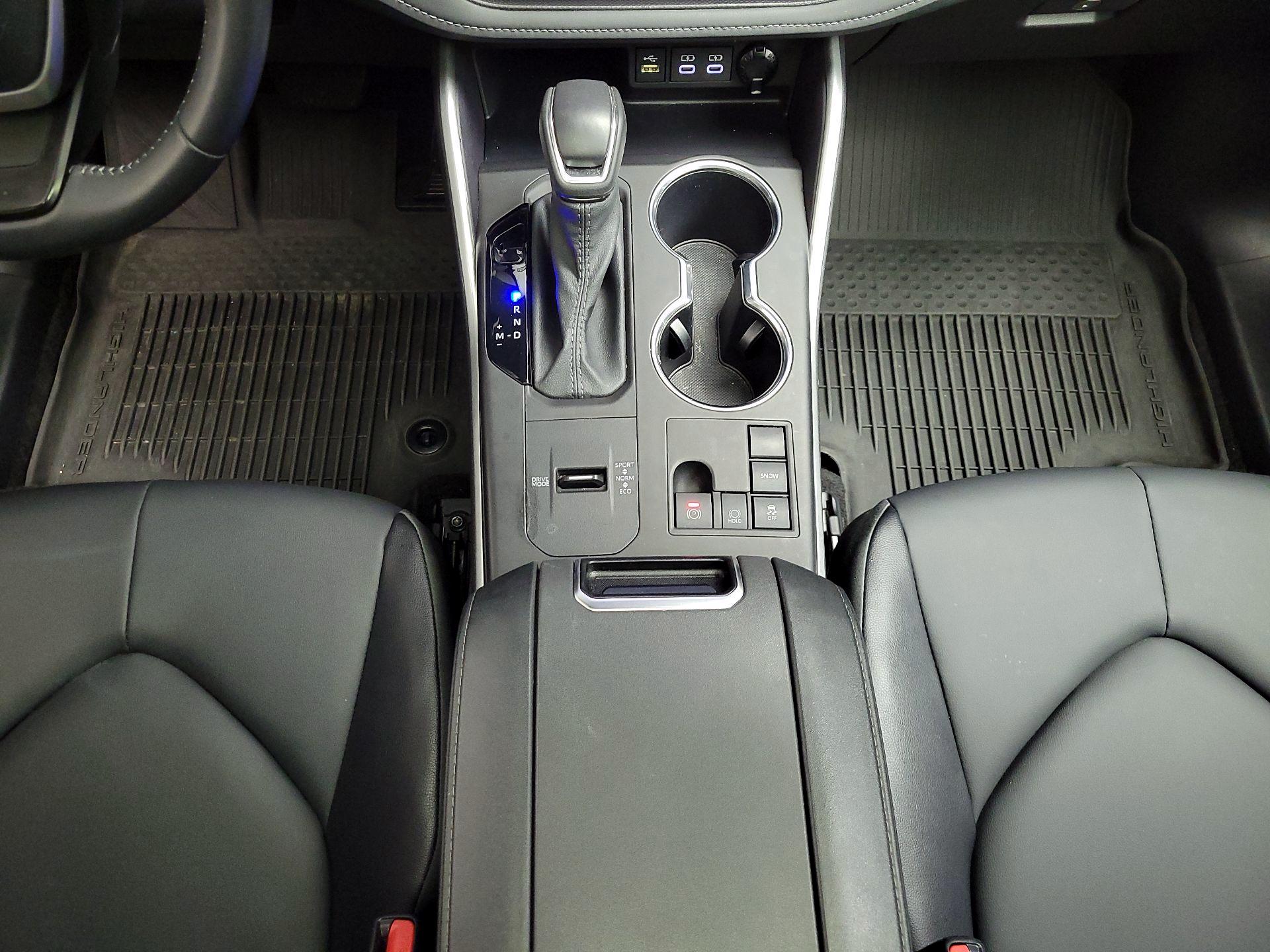 Thumbnail: 2025 Toyota Highlander - 18