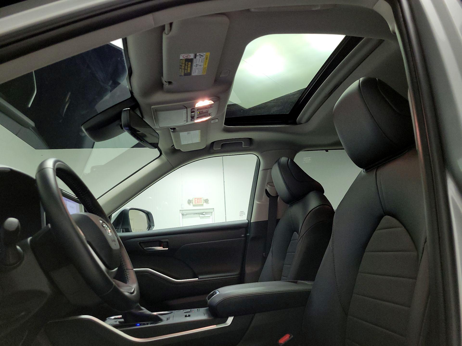 Thumbnail: 2025 Toyota Highlander - 20