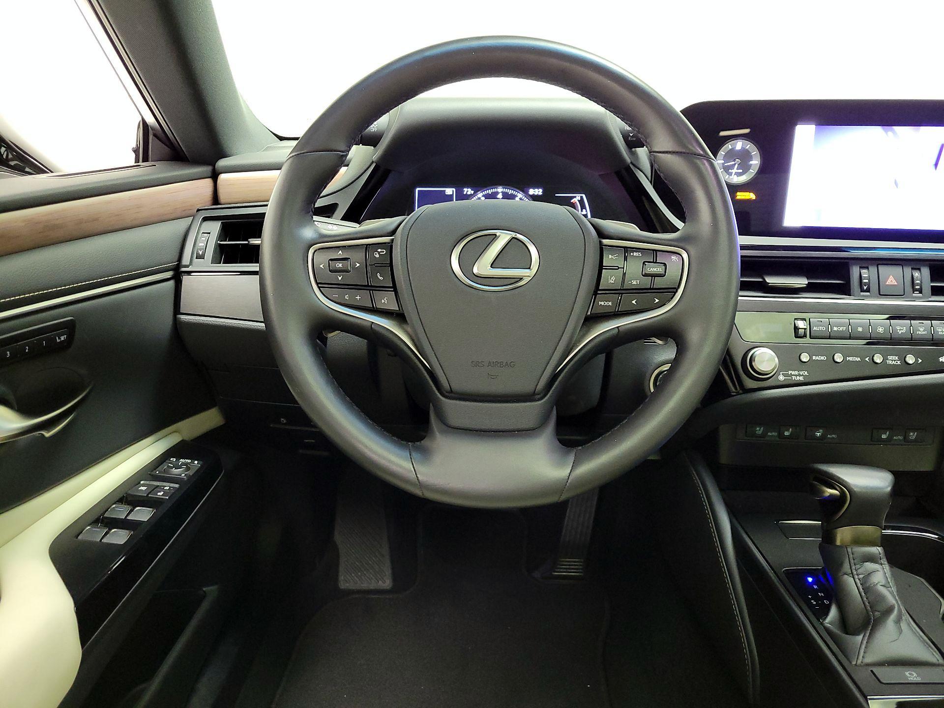 Thumbnail: 2025 Lexus ES - 10