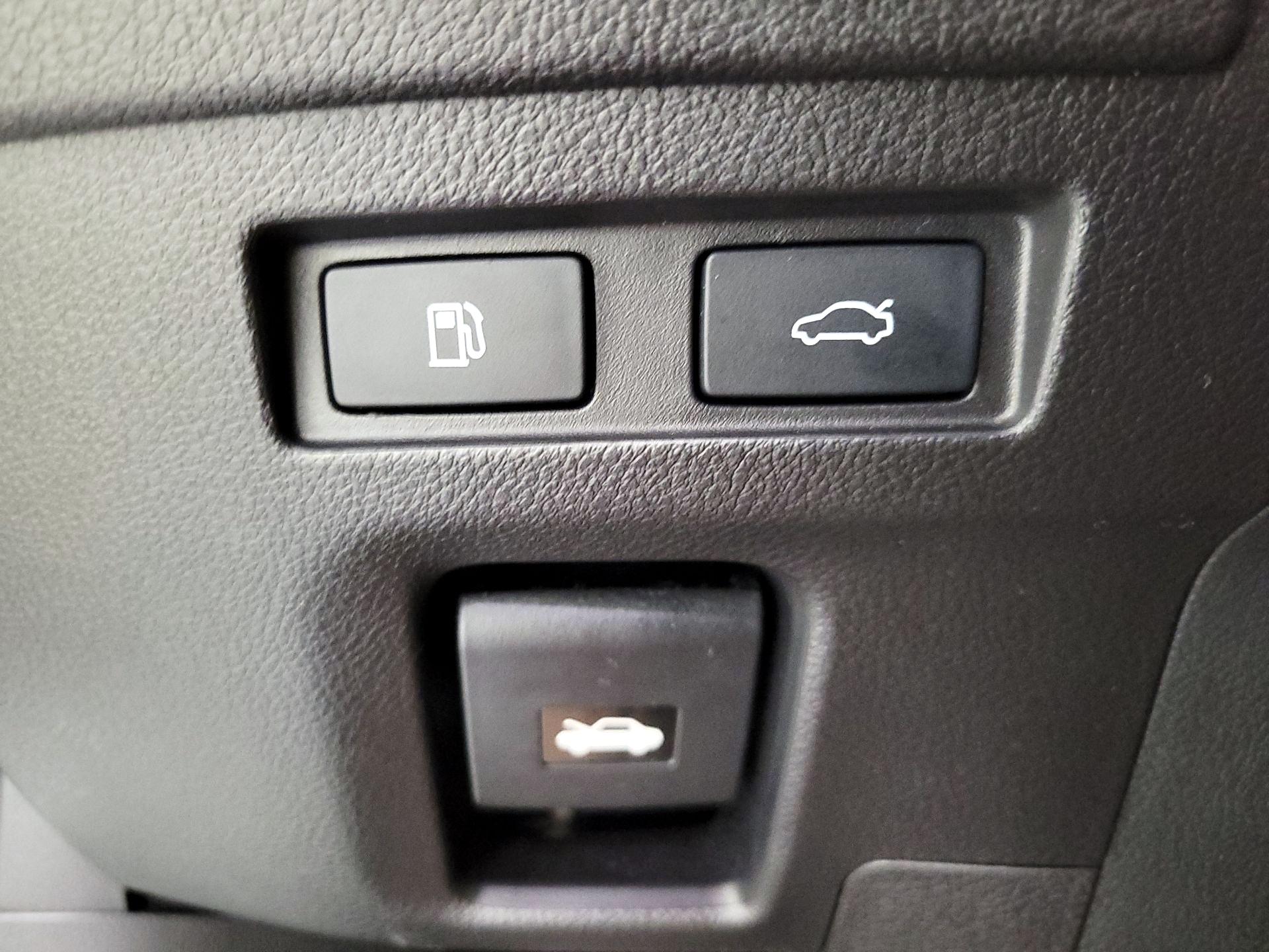 Thumbnail: 2025 Lexus ES - 13