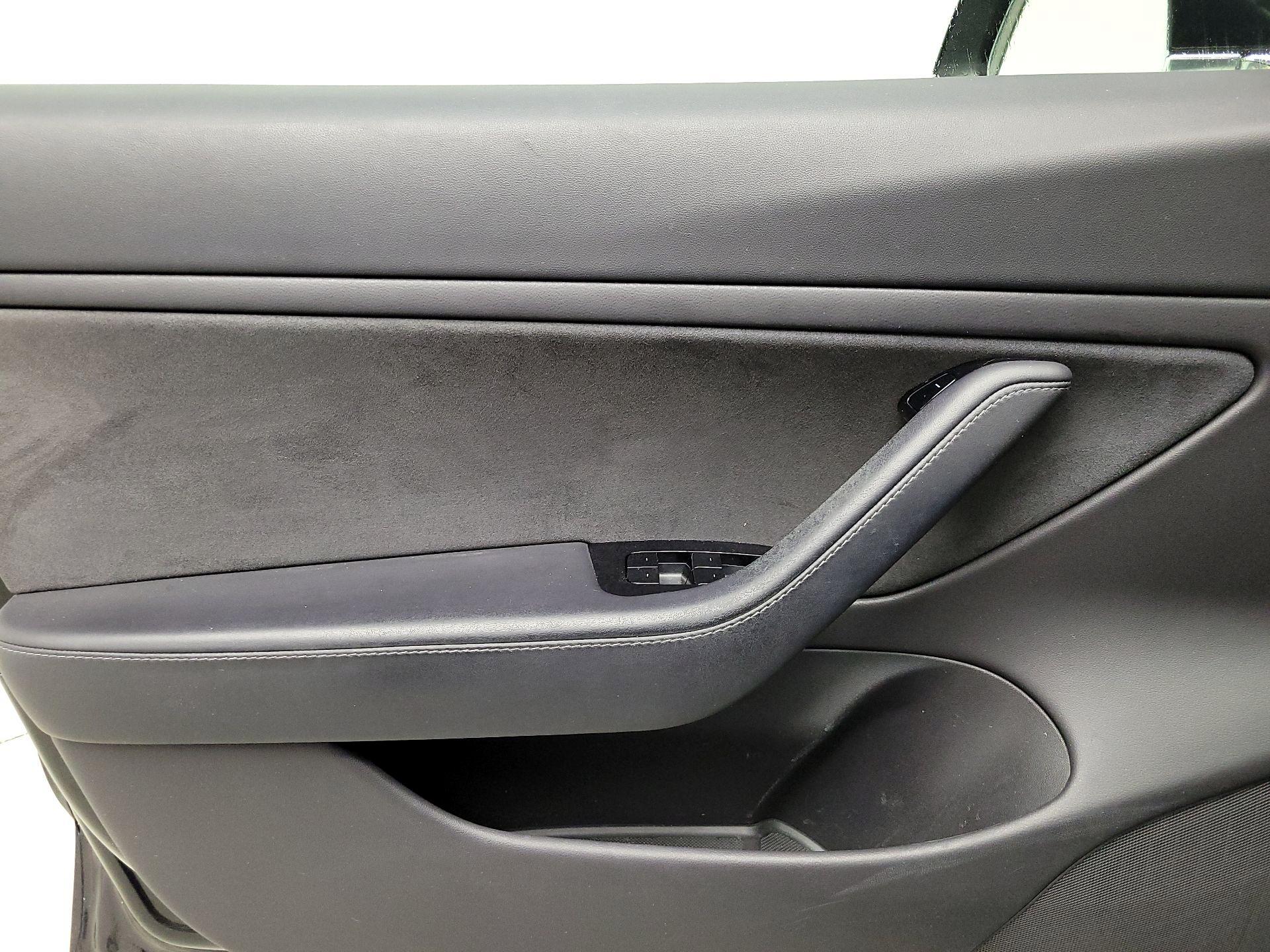 Thumbnail: 2019 Tesla Model 3 - 12