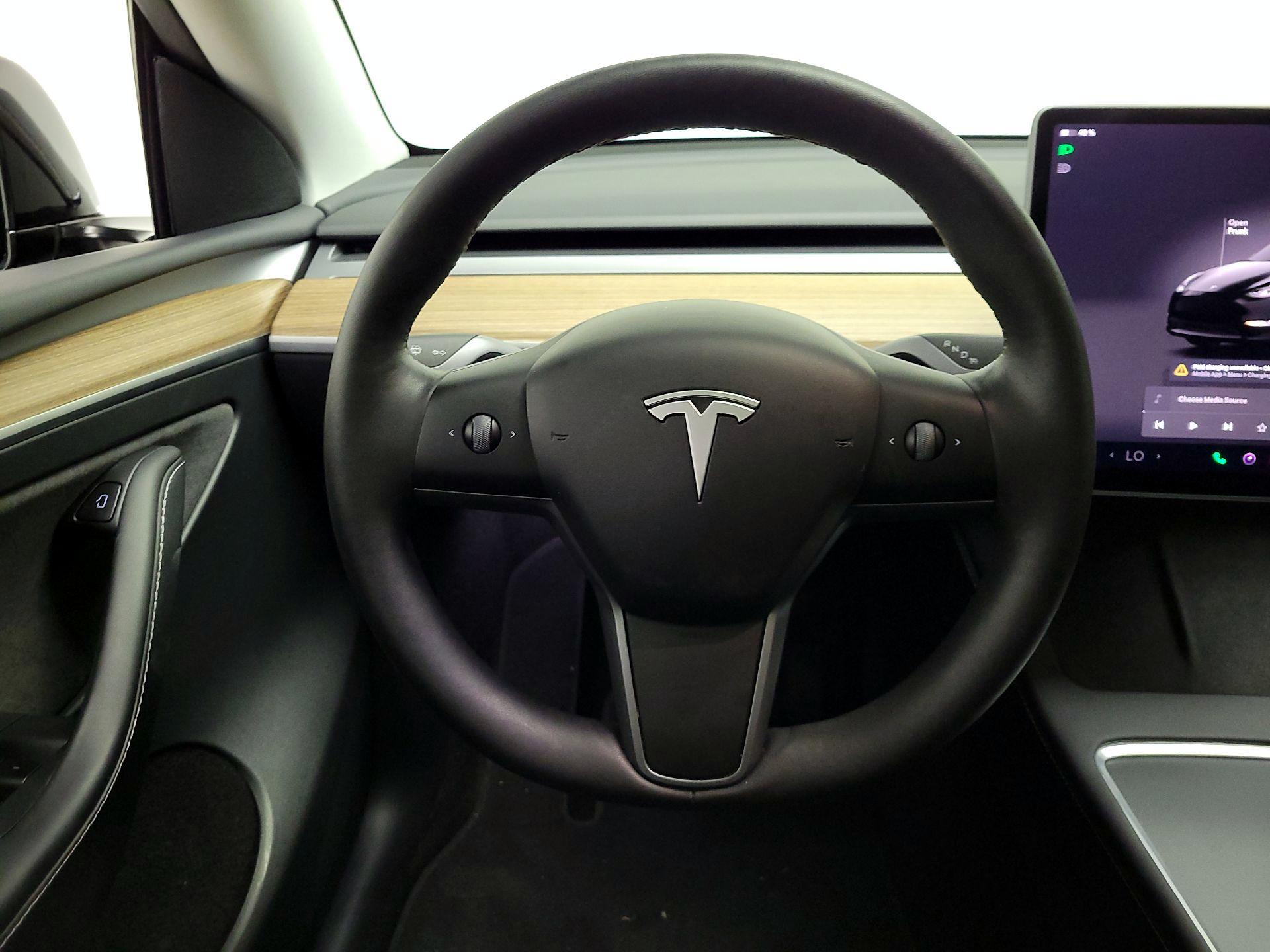 Thumbnail: 2025 Tesla Model Y - 10