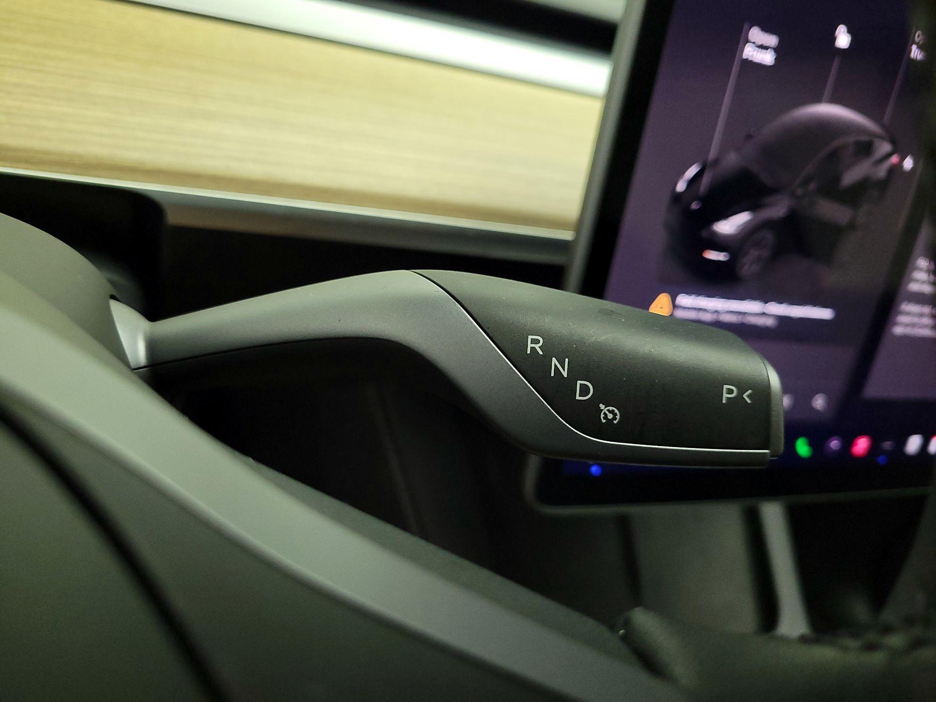 Thumbnail: 2025 Tesla Model Y - 17