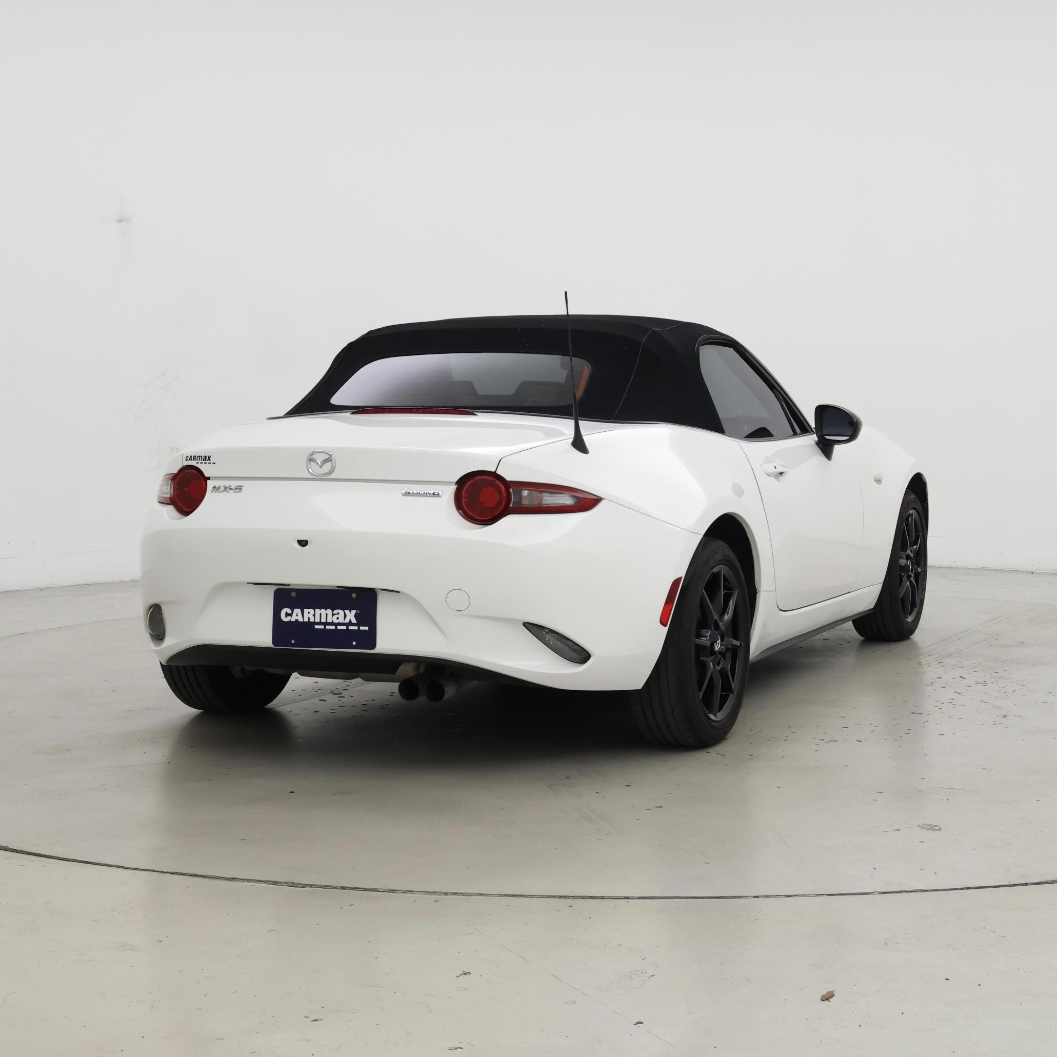Thumbnail: 2021 Mazda MX-5 Miata - 8