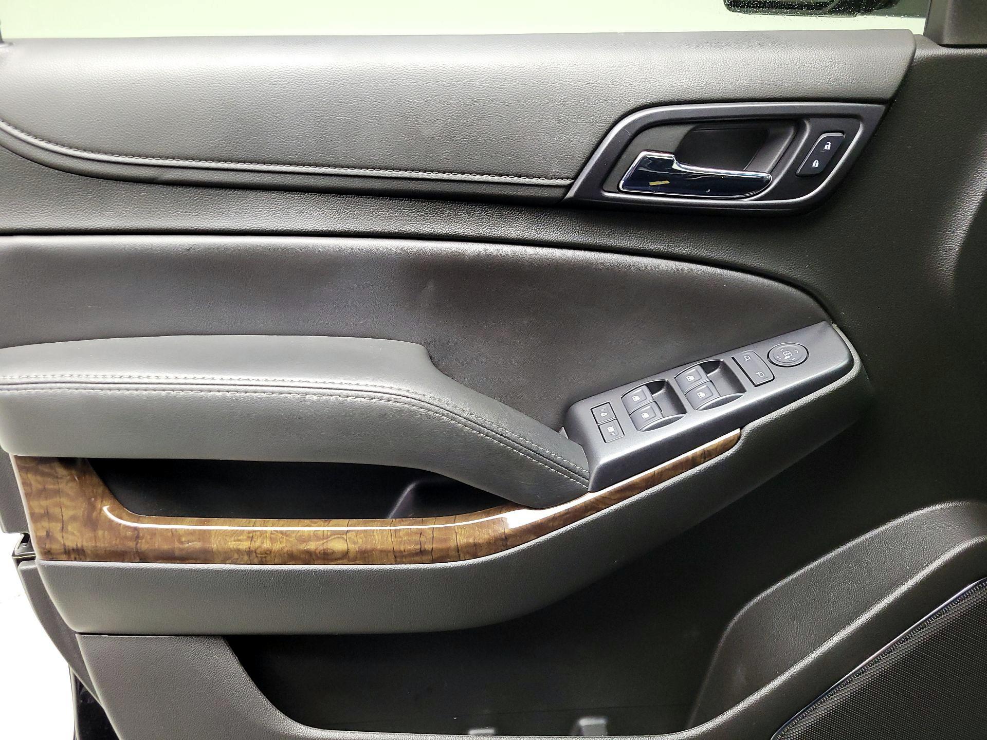 Thumbnail: 2019 Chevrolet Tahoe - 12