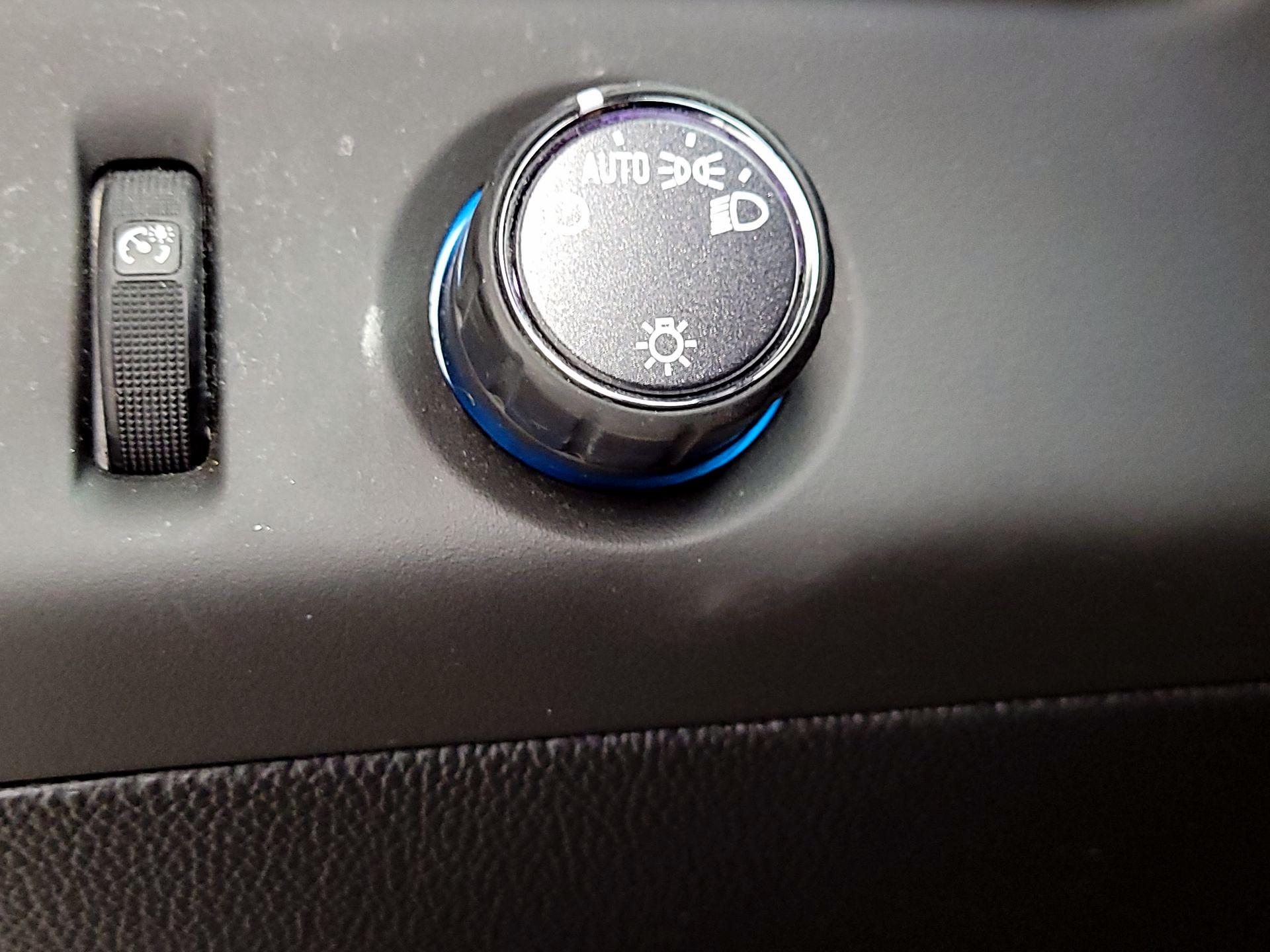 Thumbnail: 2019 Chevrolet Tahoe - 13