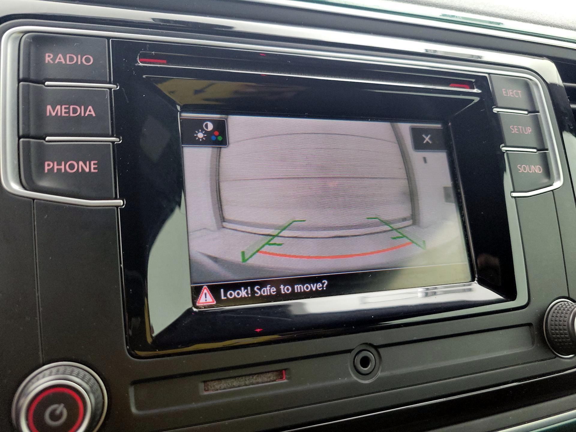 Thumbnail: 2017 Volkswagen Beetle - 12