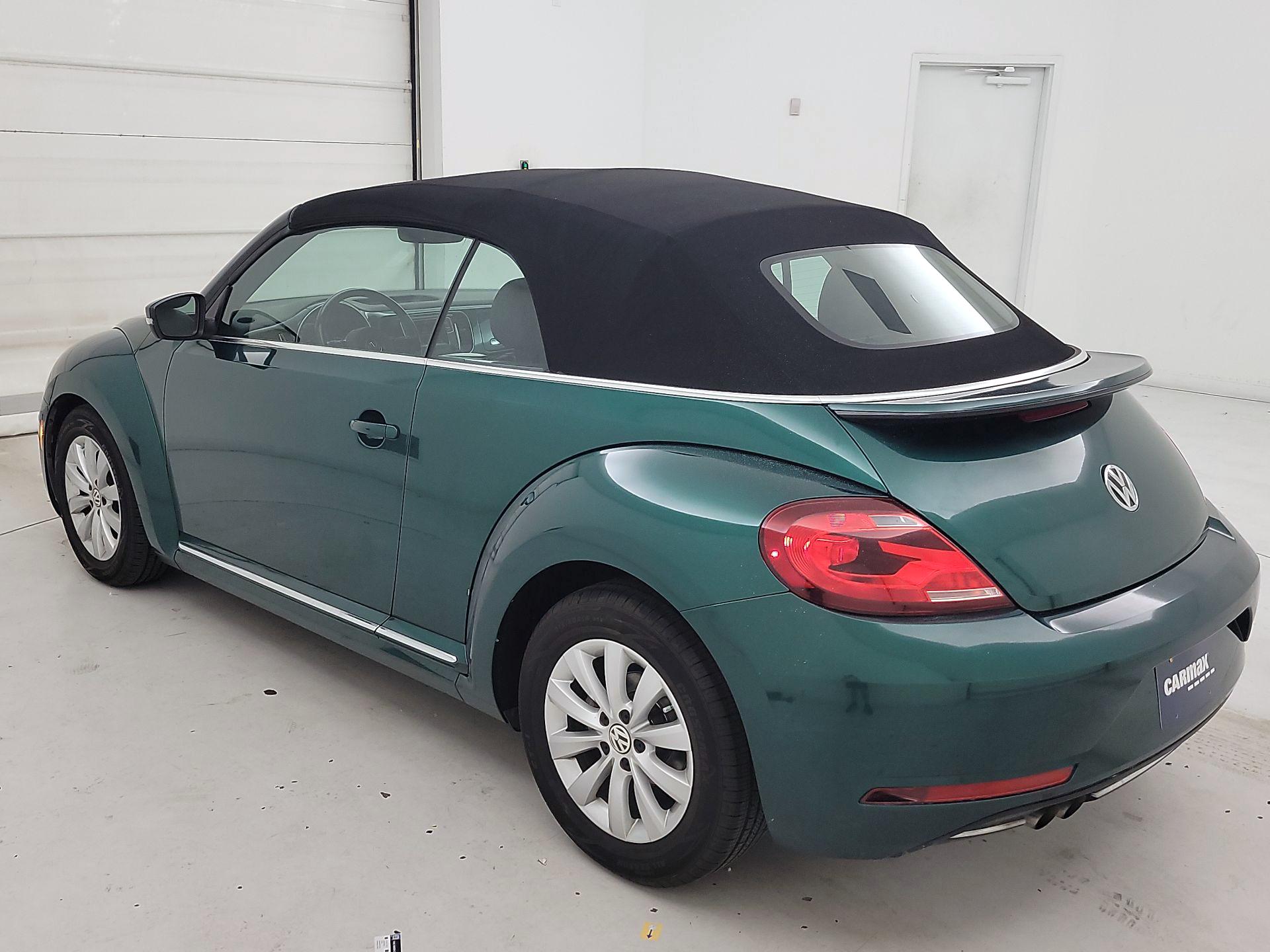 Thumbnail: 2017 Volkswagen Beetle - 7