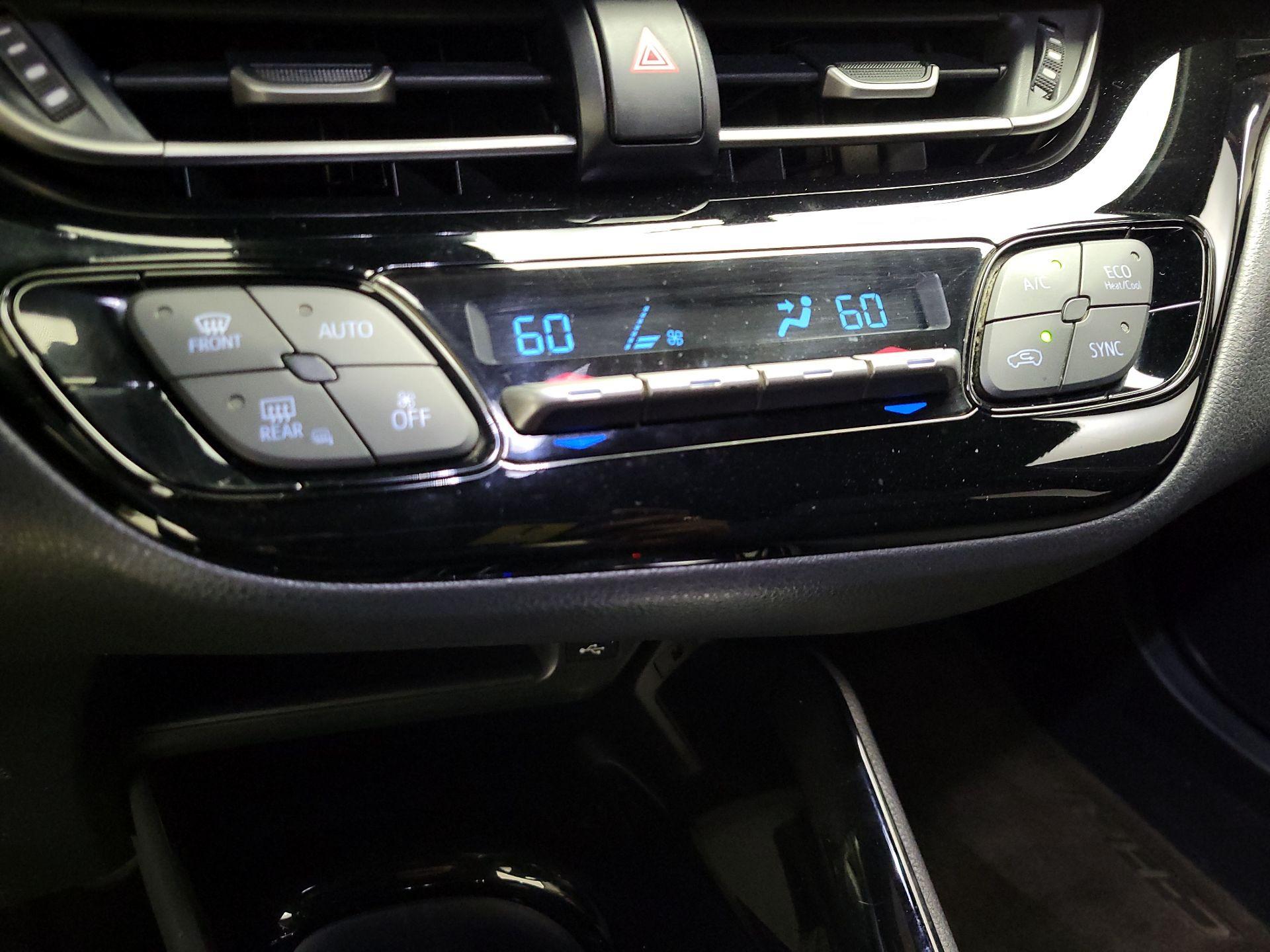 Thumbnail: 2021 Toyota C-HR - 16