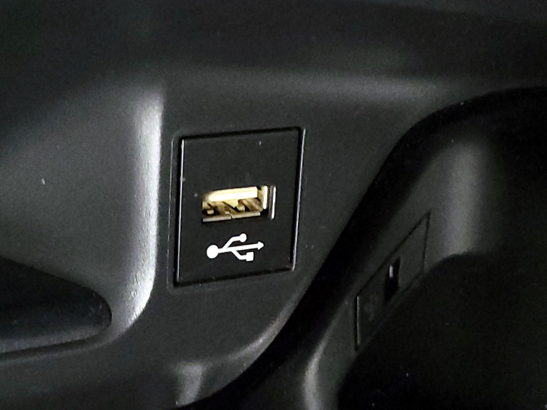 Thumbnail: 2021 Toyota C-HR - 18