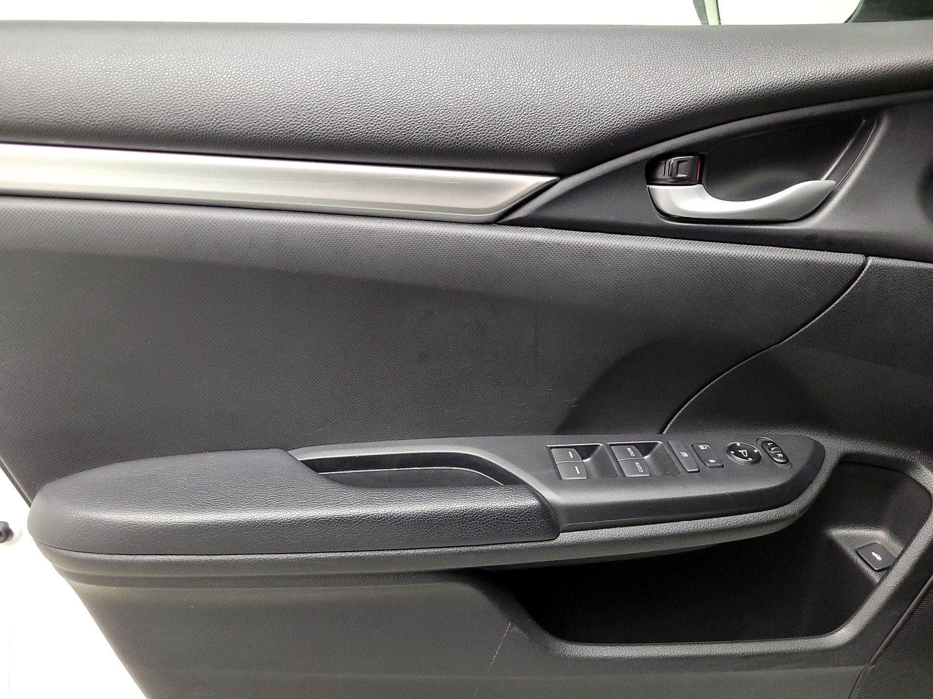 Thumbnail: 2019 Honda Civic - 12