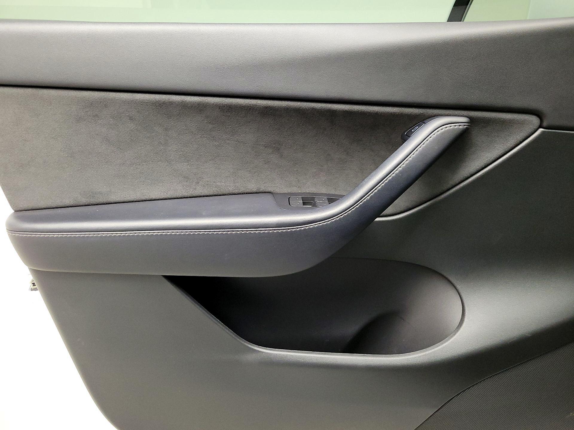 Thumbnail: 2022 Tesla Model Y - 12