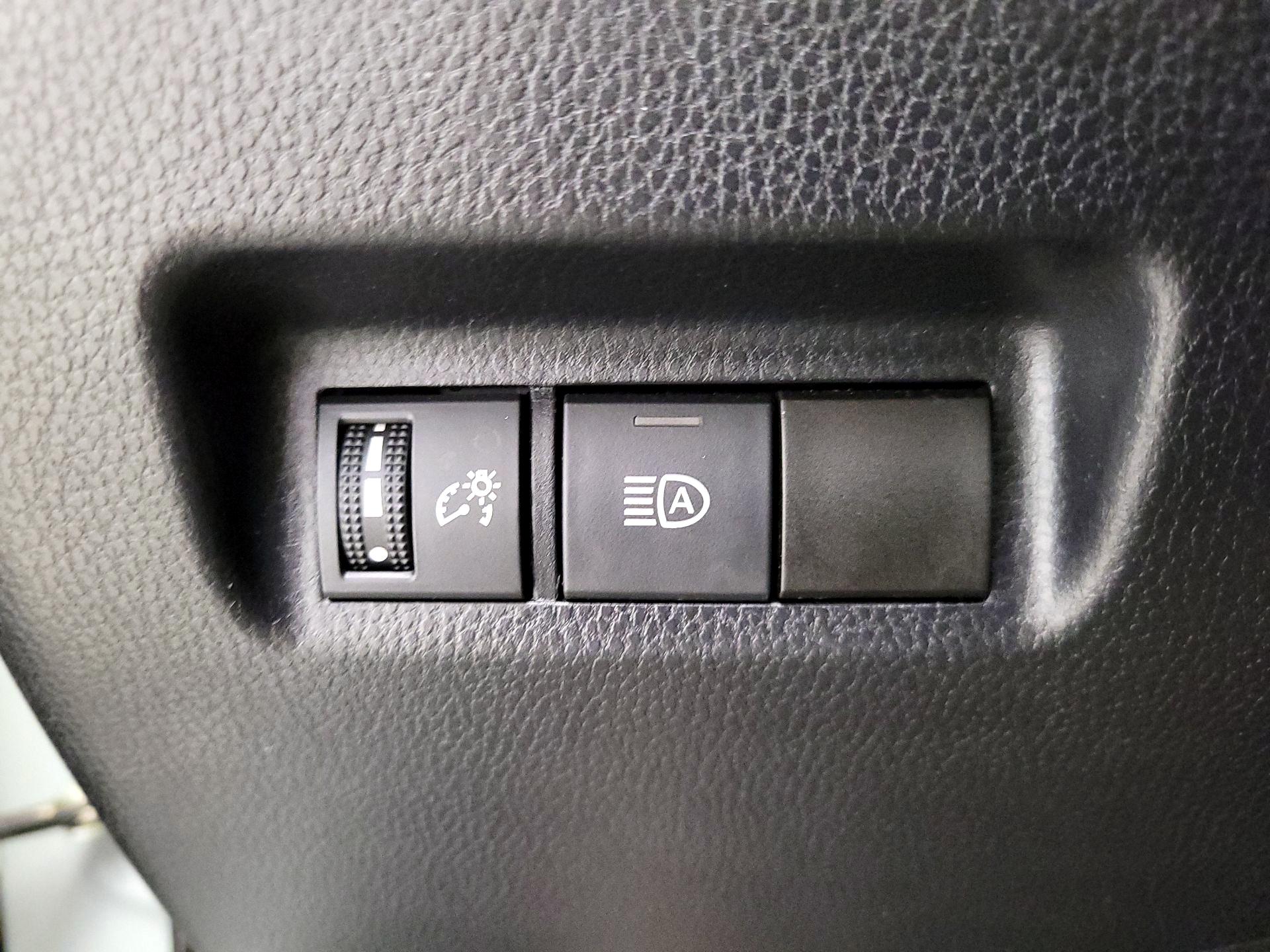 Thumbnail: 2019 Toyota RAV4 - 13