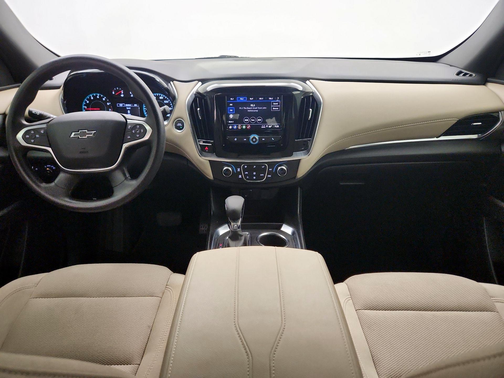 Thumbnail: 2023 Chevrolet Traverse - 9