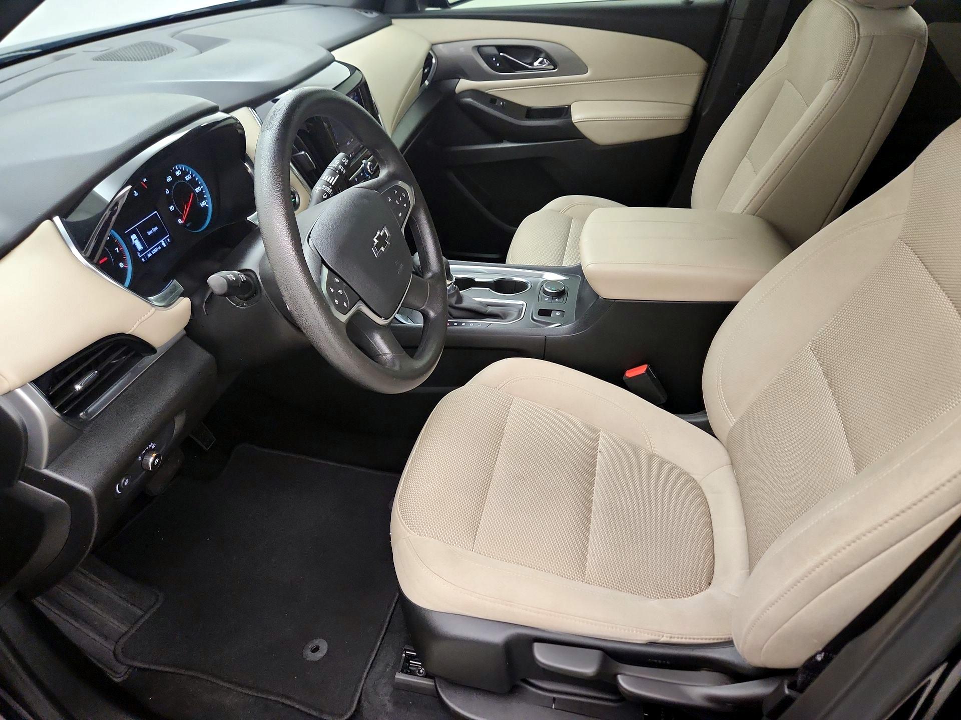 Thumbnail: 2023 Chevrolet Traverse - 11