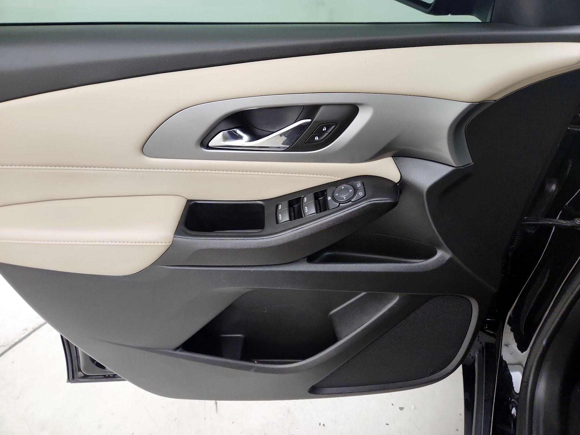 Thumbnail: 2023 Chevrolet Traverse - 12