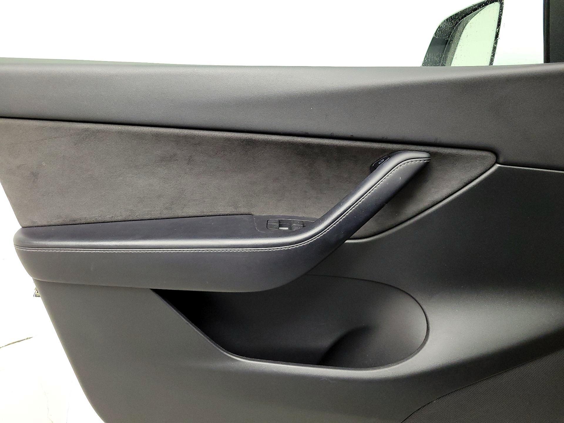 Thumbnail: 2022 Tesla Model Y - 12