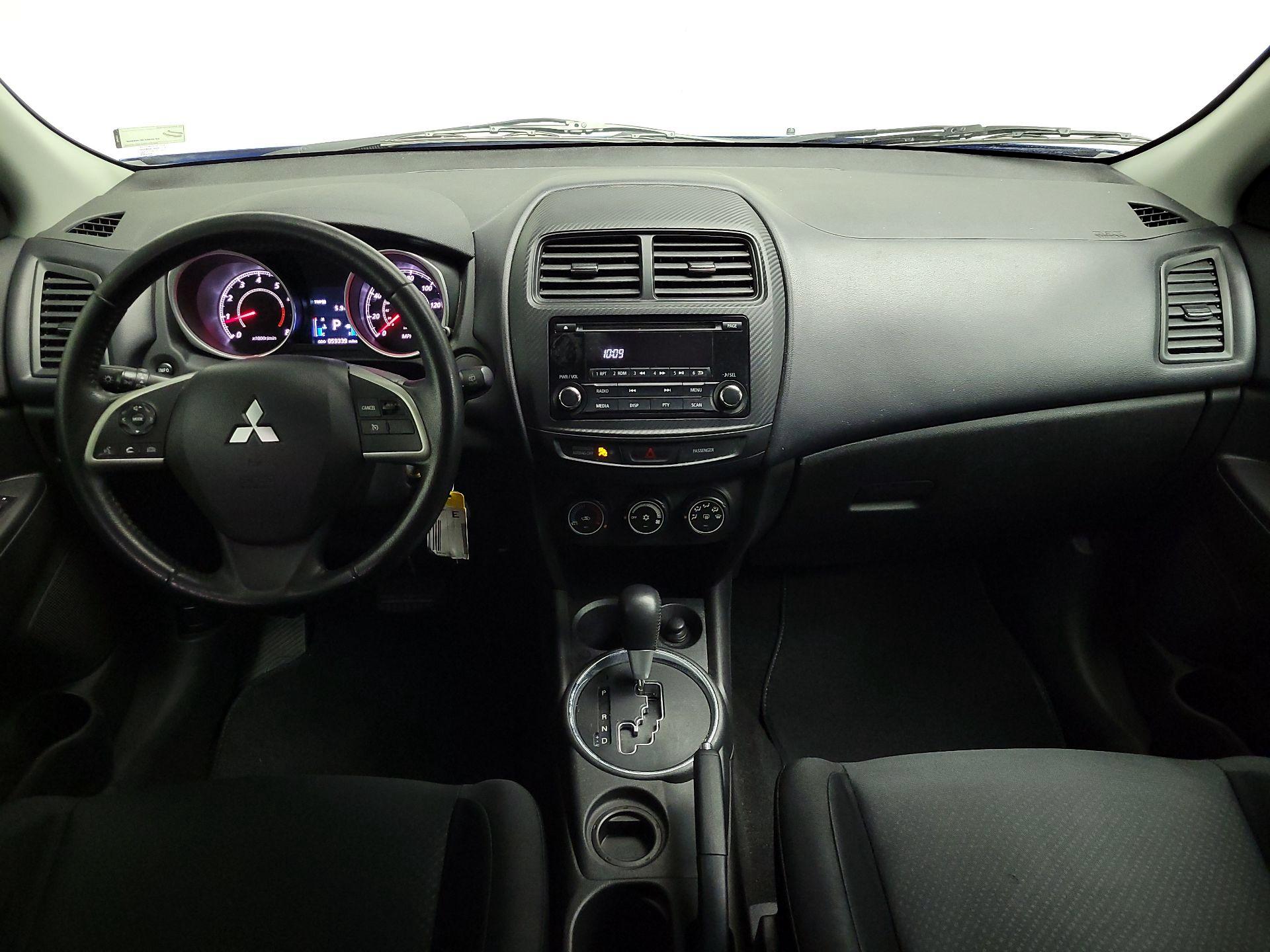 Thumbnail: 2015 Mitsubishi Outlander Sport - 9