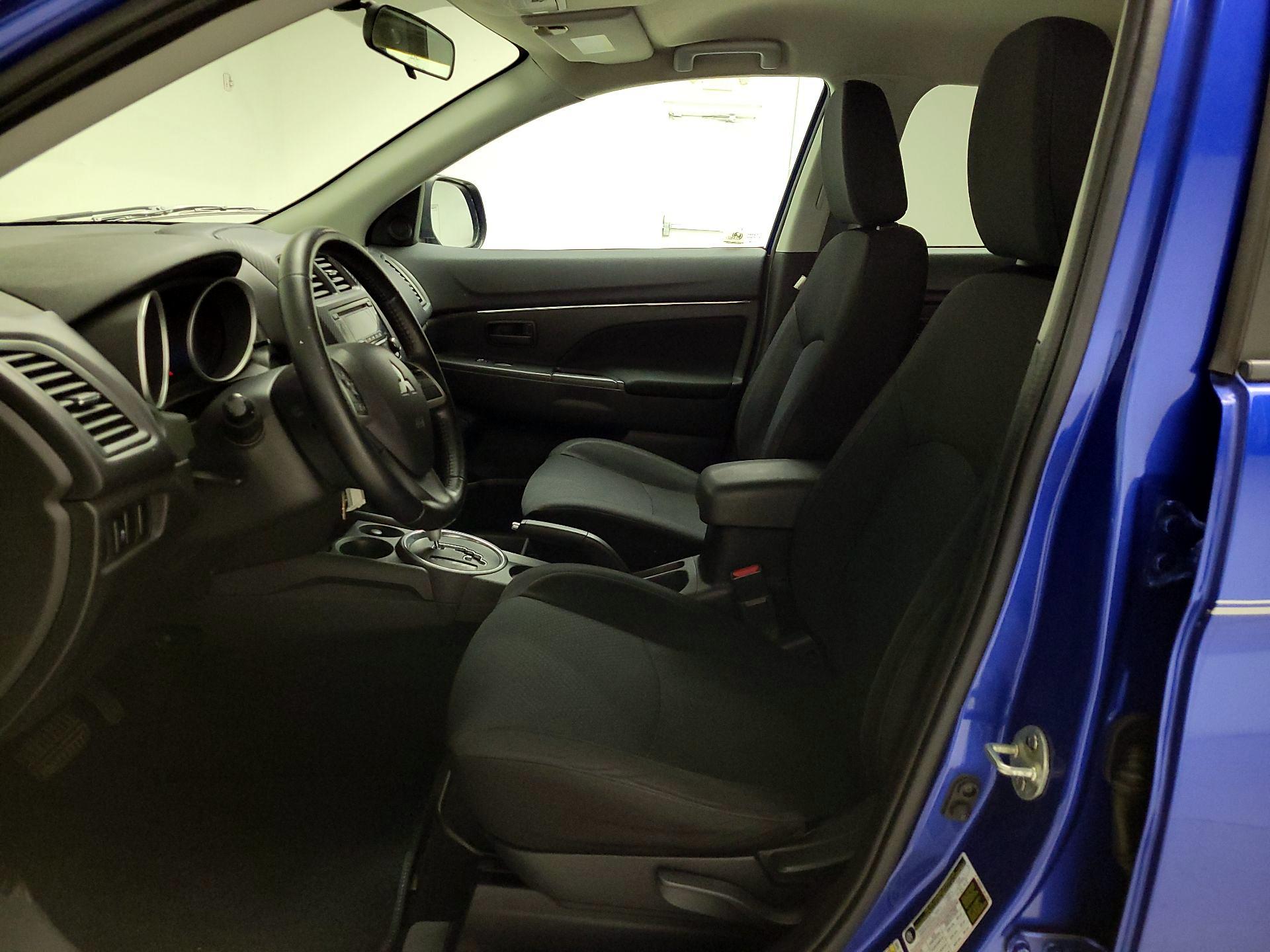 Thumbnail: 2015 Mitsubishi Outlander Sport - 11