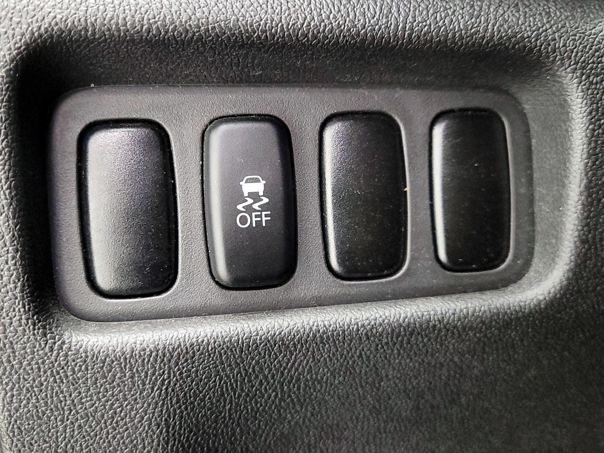 Thumbnail: 2015 Mitsubishi Outlander Sport - 13