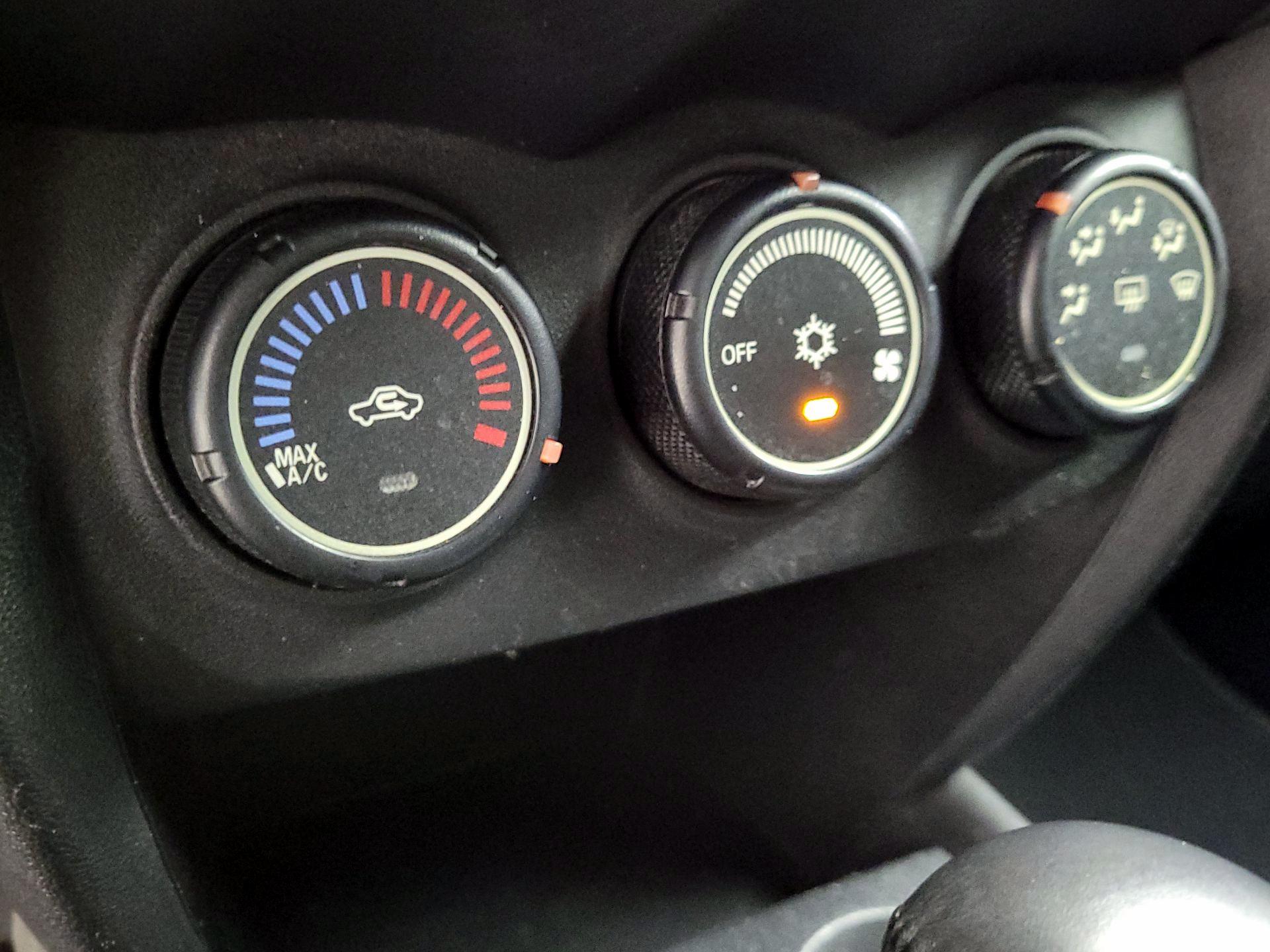 Thumbnail: 2015 Mitsubishi Outlander Sport - 15