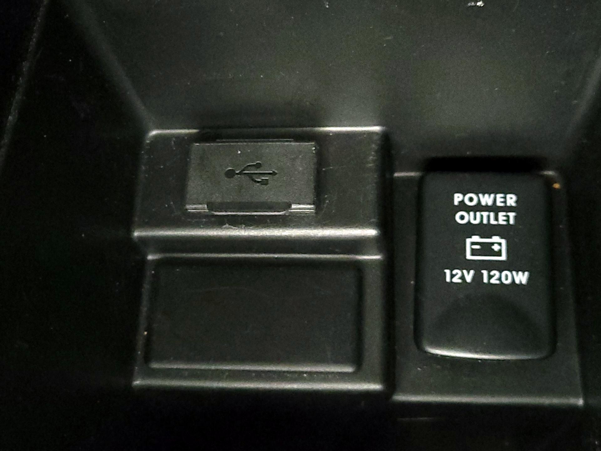 Thumbnail: 2015 Mitsubishi Outlander Sport - 17