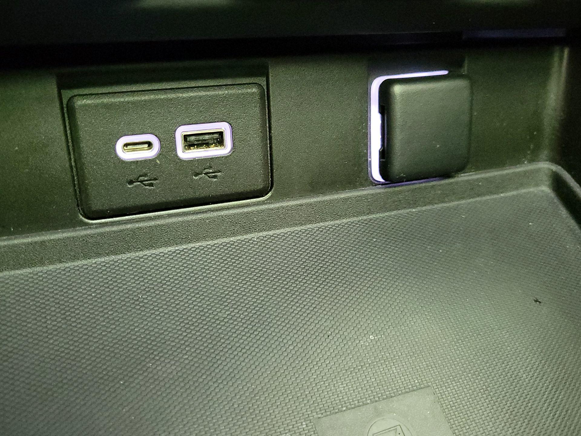 Thumbnail: 2023 GMC Yukon - 18