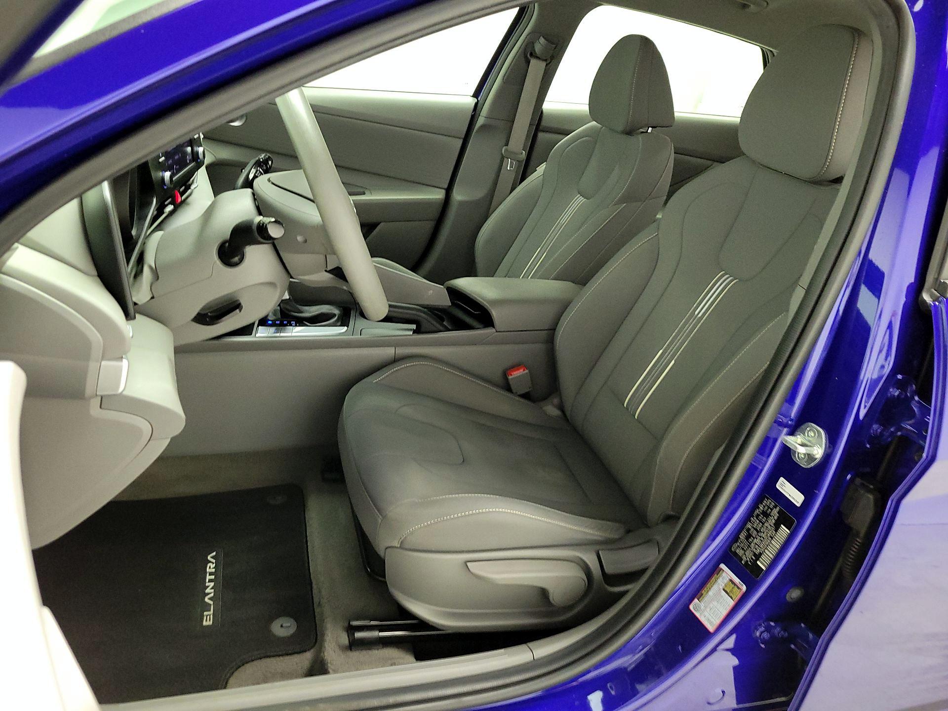 Thumbnail: 2023 Hyundai Elantra - 11