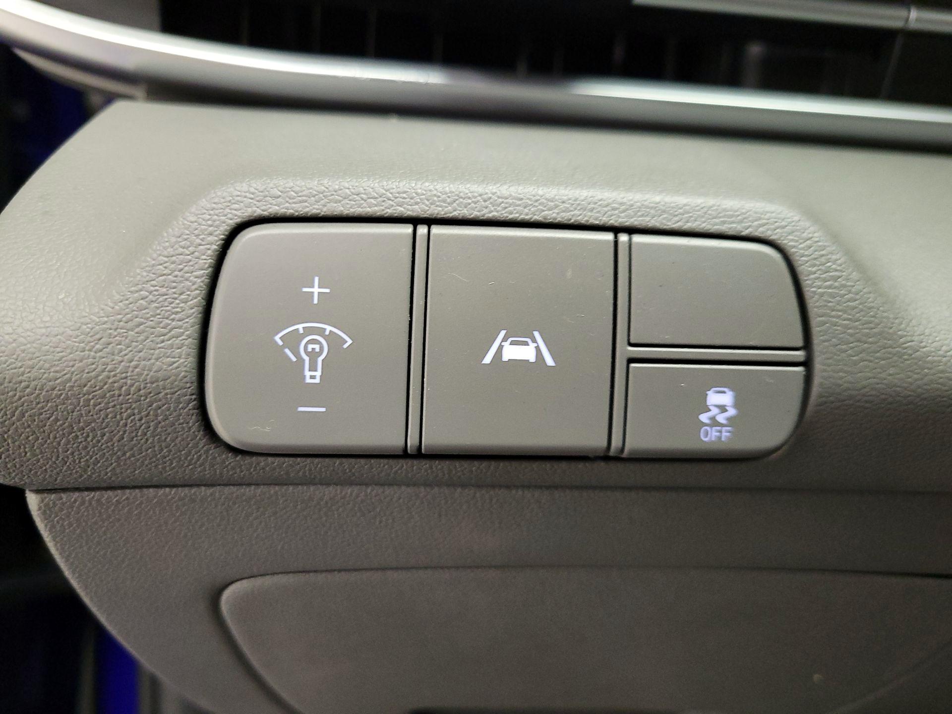 Thumbnail: 2023 Hyundai Elantra - 13