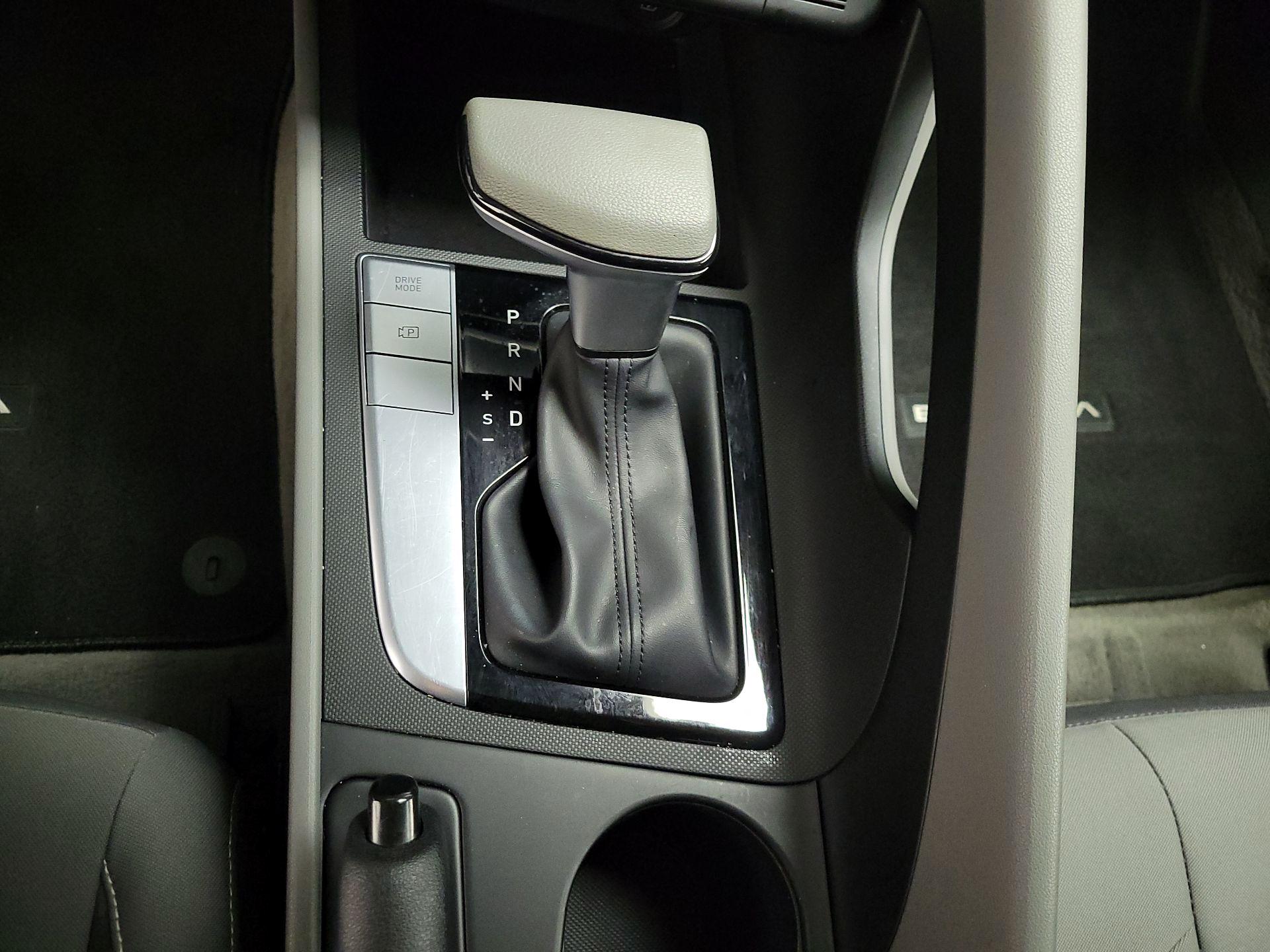 Thumbnail: 2023 Hyundai Elantra - 18