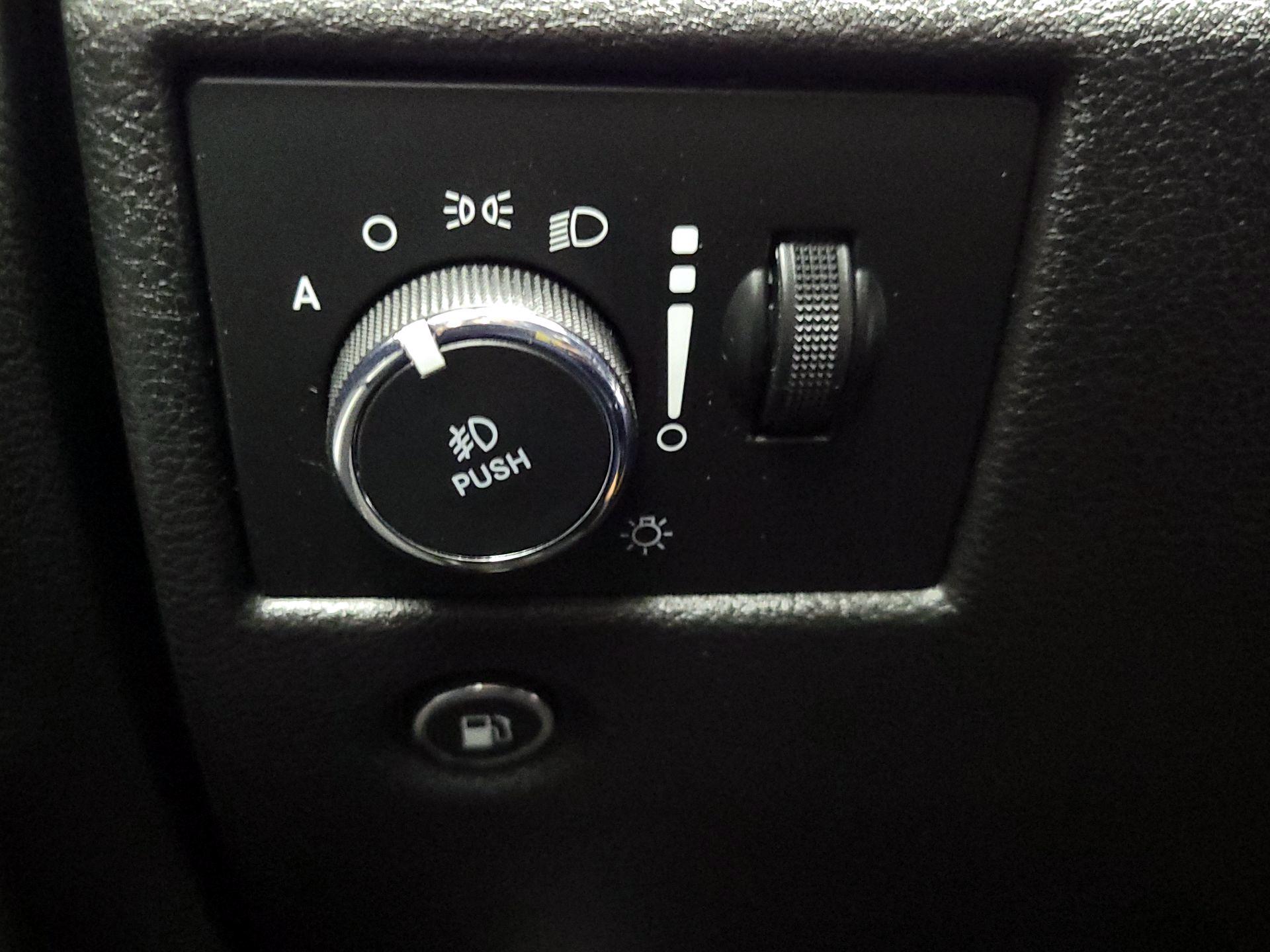 Thumbnail: 2018 Jeep Grand Cherokee - 13