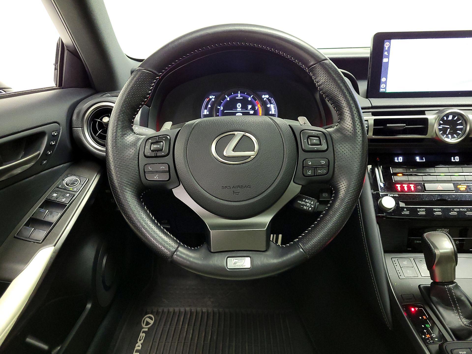 Thumbnail: 2022 Lexus IS - 10