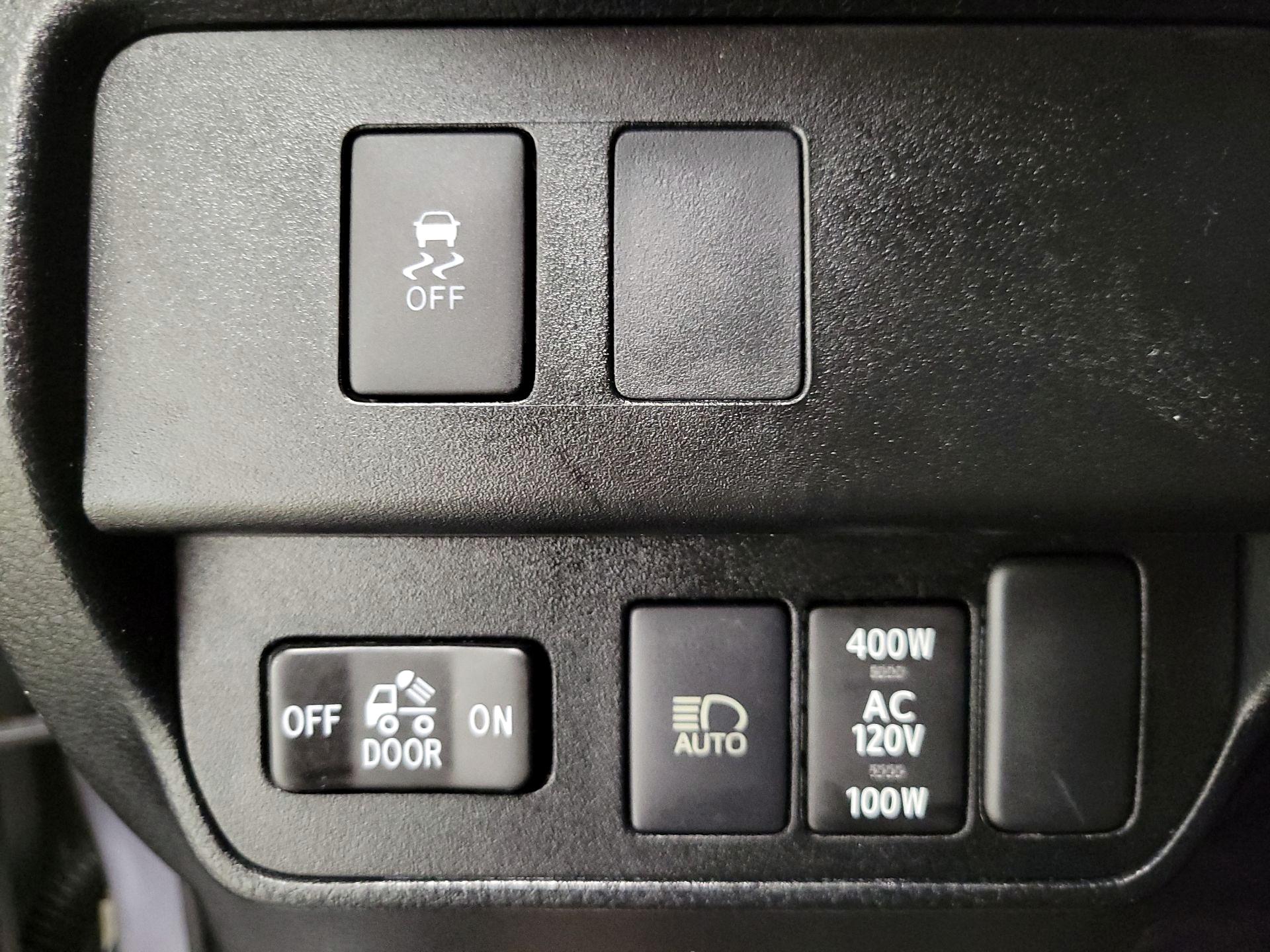 Thumbnail: 2020 Toyota Tacoma - 13