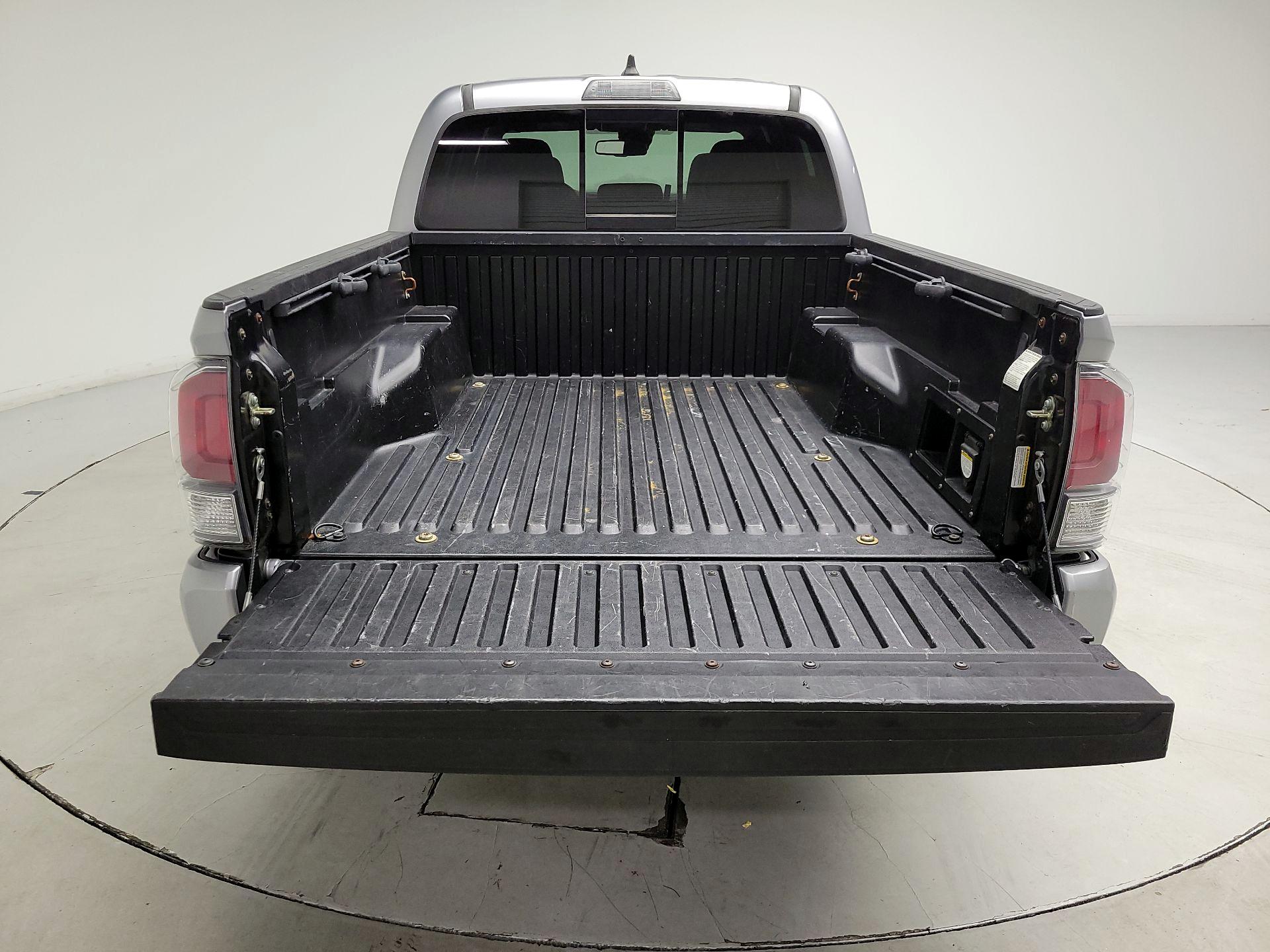 Thumbnail: 2020 Toyota Tacoma - 20