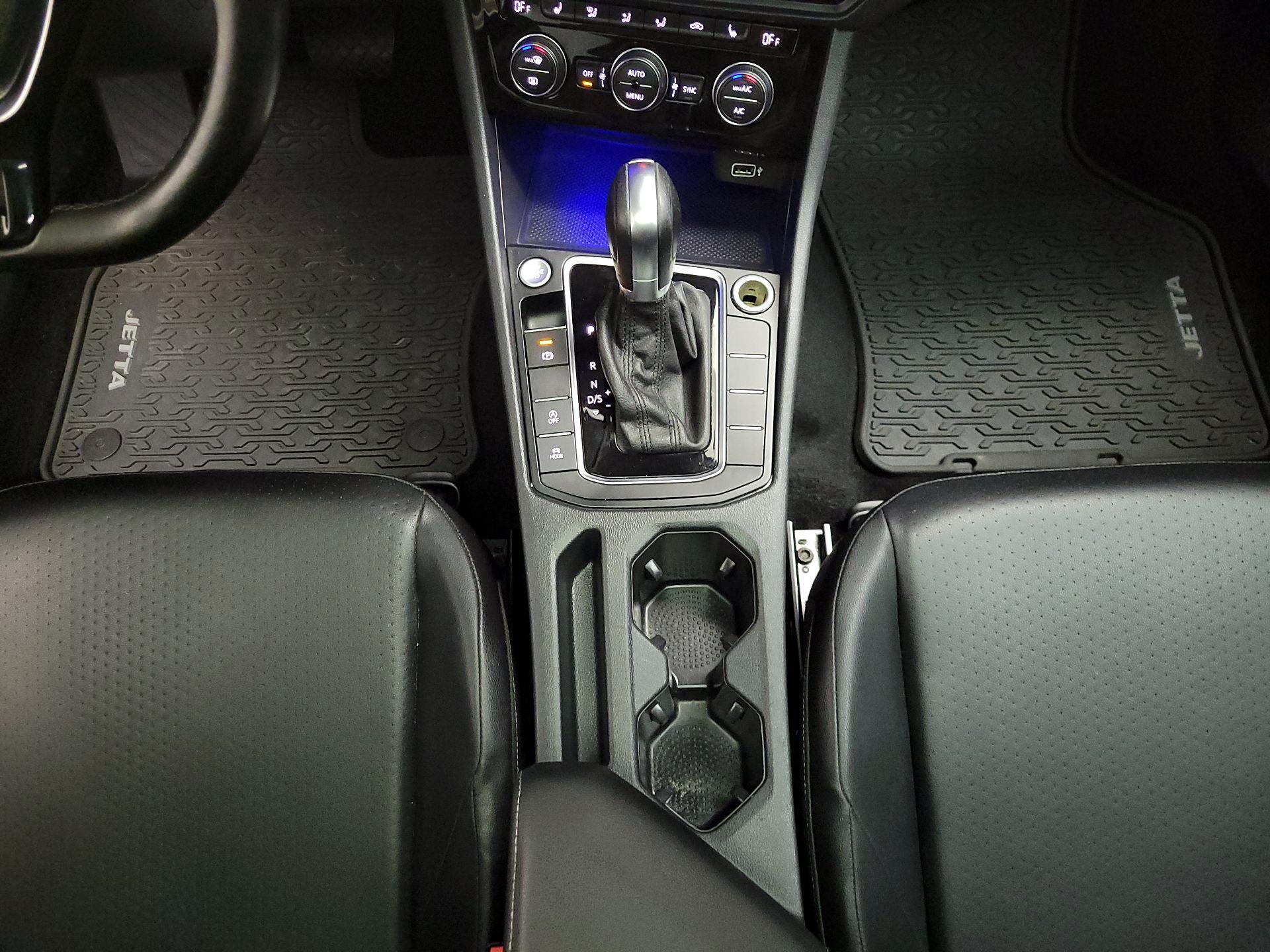 Thumbnail: 2019 Volkswagen Jetta - 11