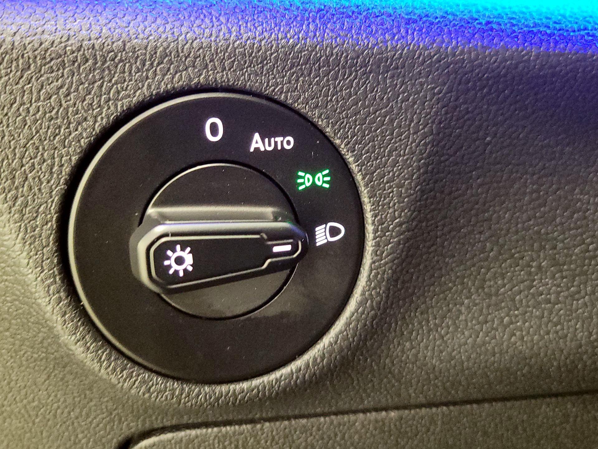 Thumbnail: 2019 Volkswagen Jetta - 13