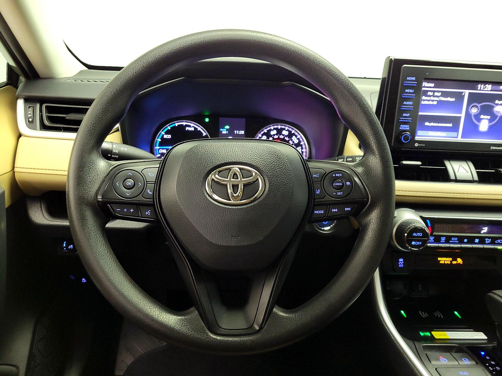 Thumbnail: 2022 Toyota RAV4 - 10