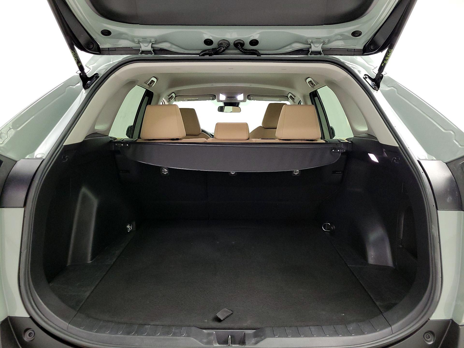 Thumbnail: 2022 Toyota RAV4 - 20