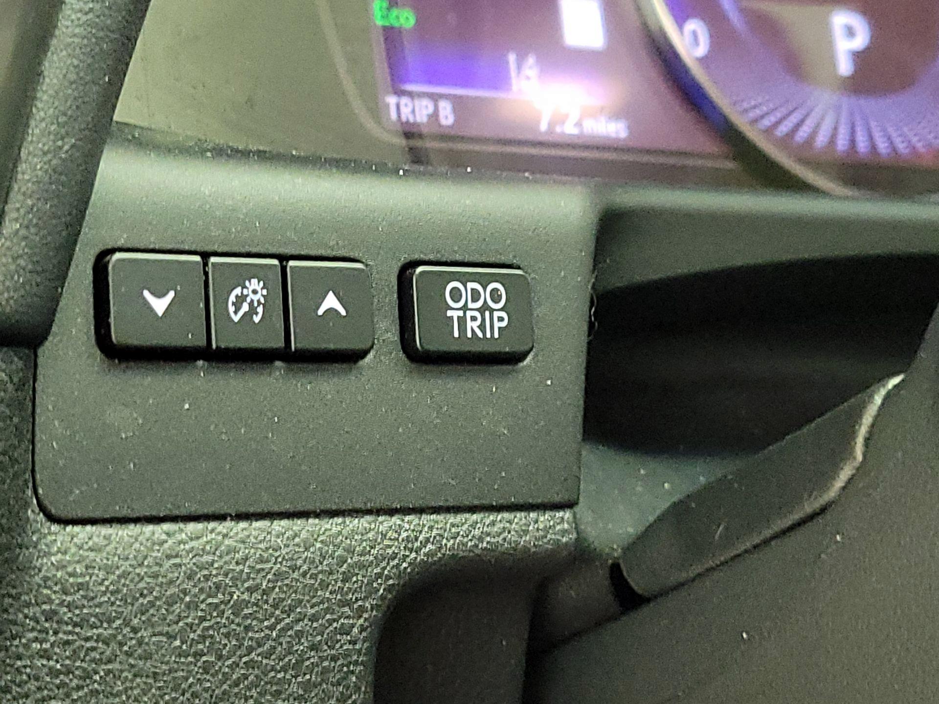 Thumbnail: 2019 Lexus ES - 13