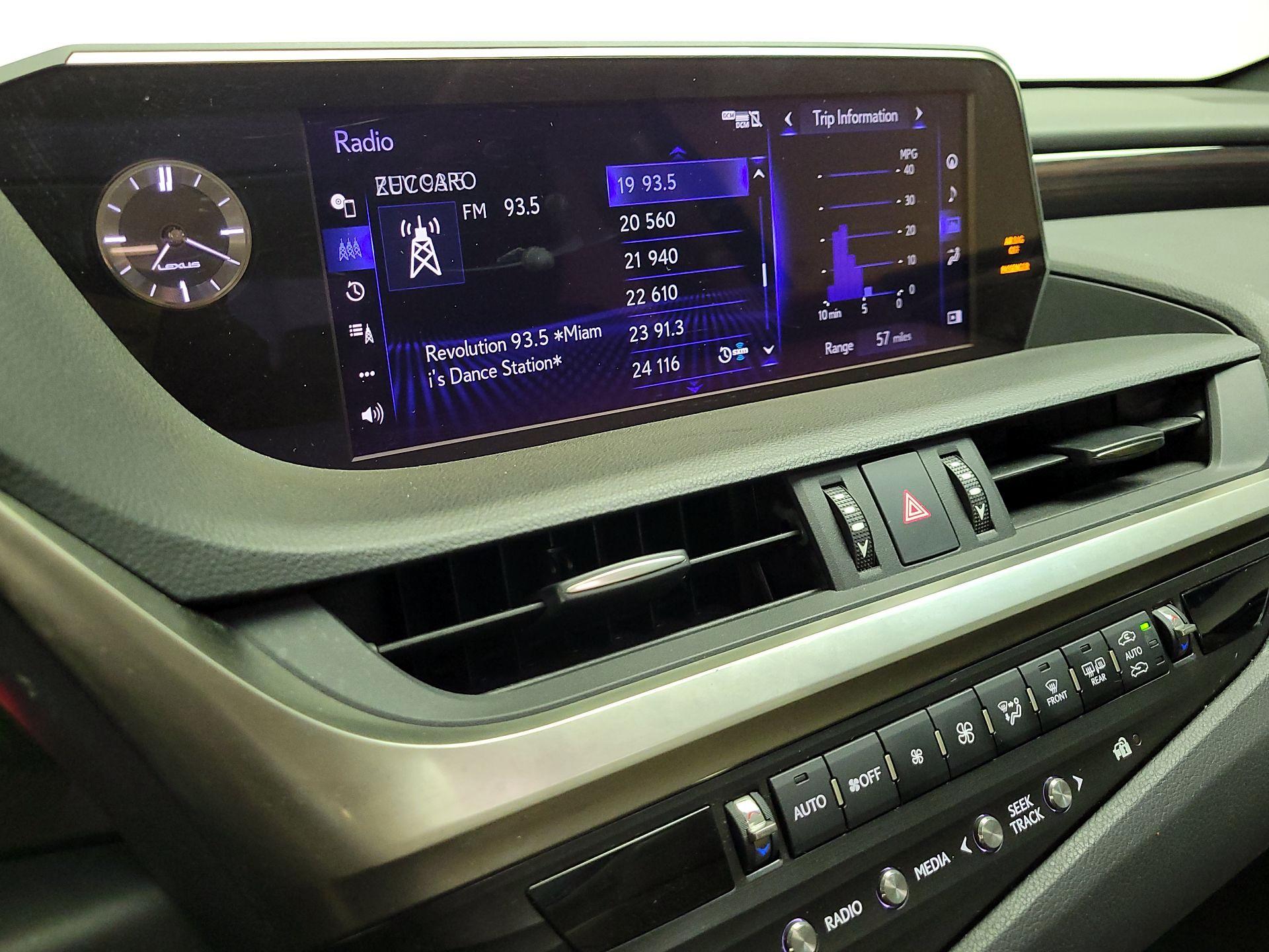 Thumbnail: 2019 Lexus ES - 15