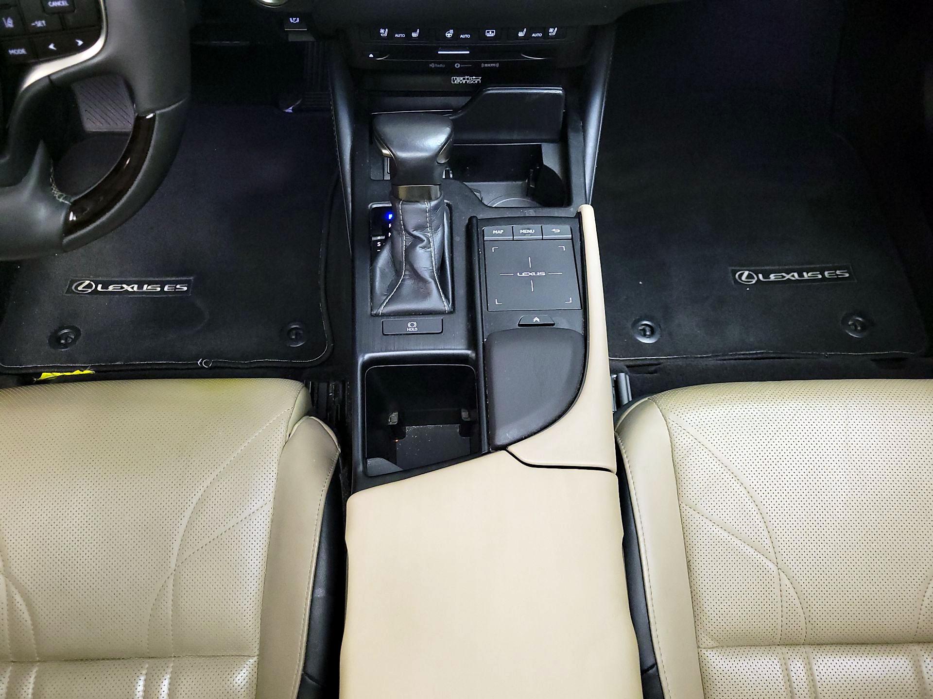 Thumbnail: 2019 Lexus ES - 17