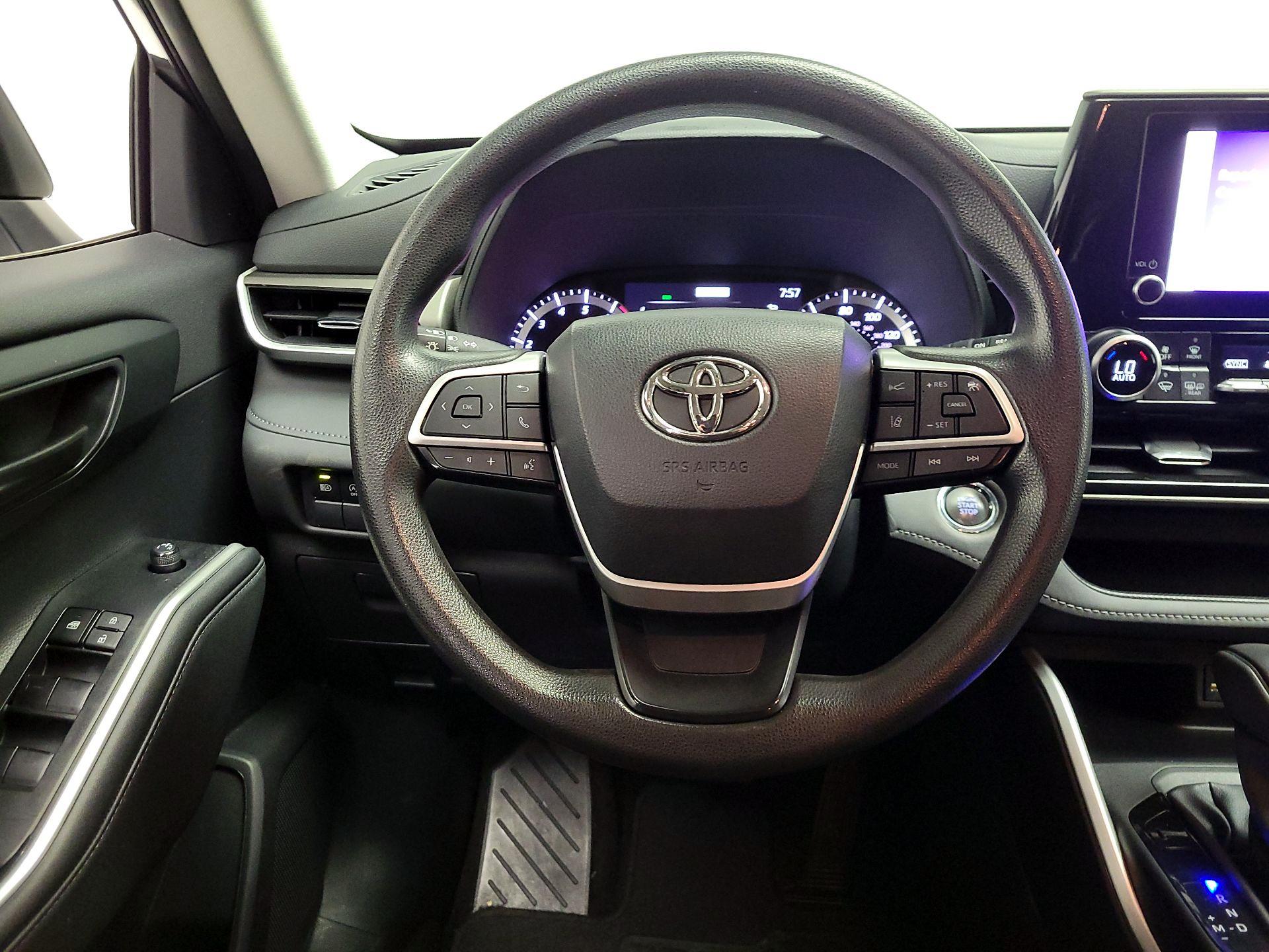 Thumbnail: 2023 Toyota Highlander - 10