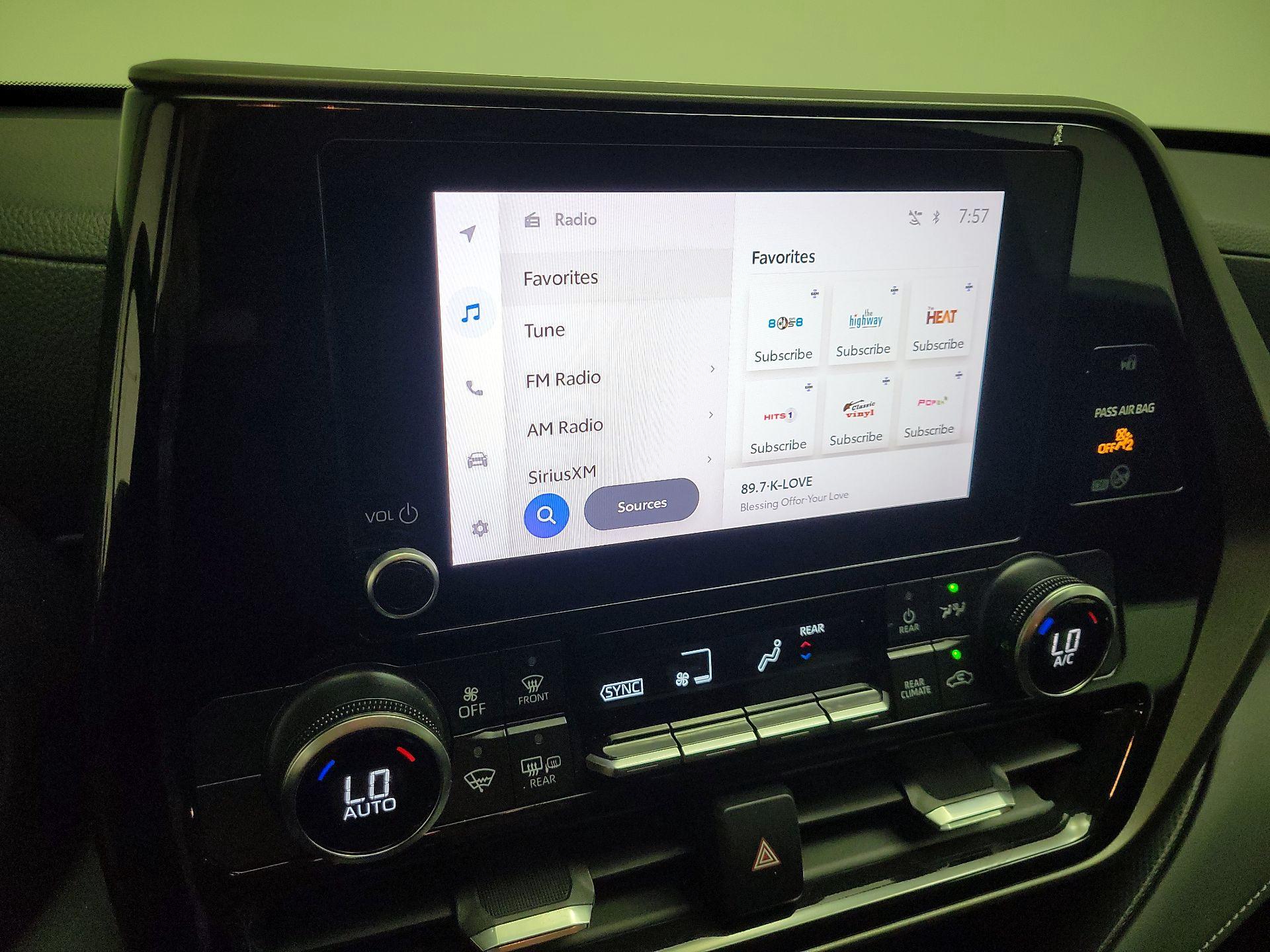 Thumbnail: 2023 Toyota Highlander - 16