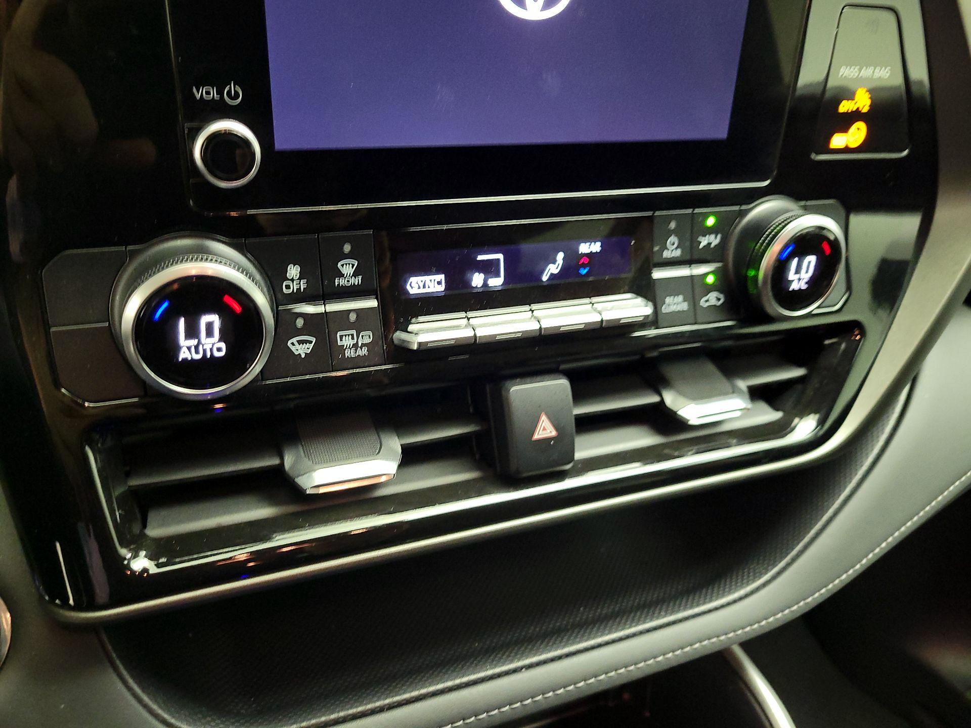 Thumbnail: 2023 Toyota Highlander - 17