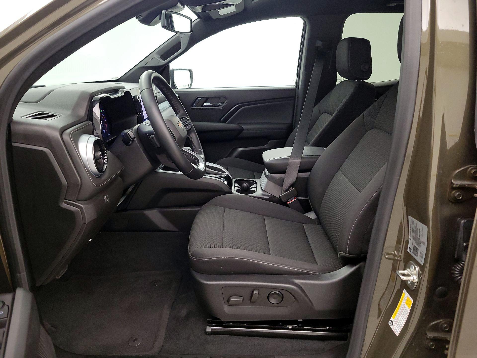 Thumbnail: 2024 Chevrolet Colorado - 11