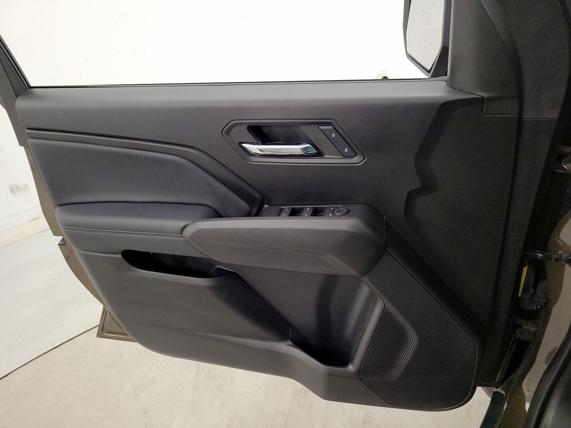 Thumbnail: 2024 Chevrolet Colorado - 12