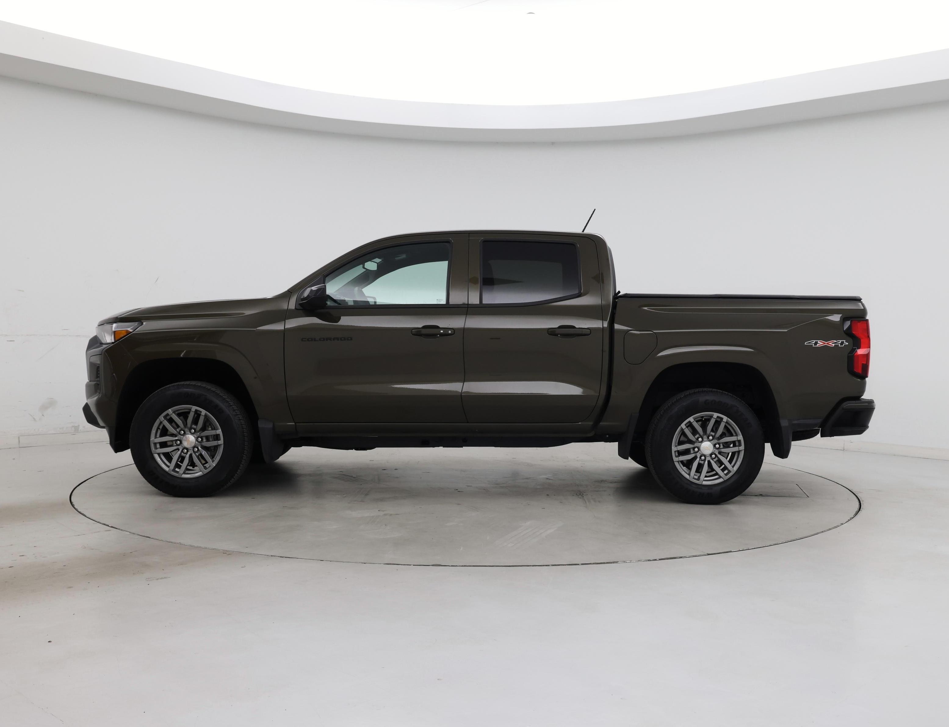 Thumbnail: 2024 Chevrolet Colorado - 3