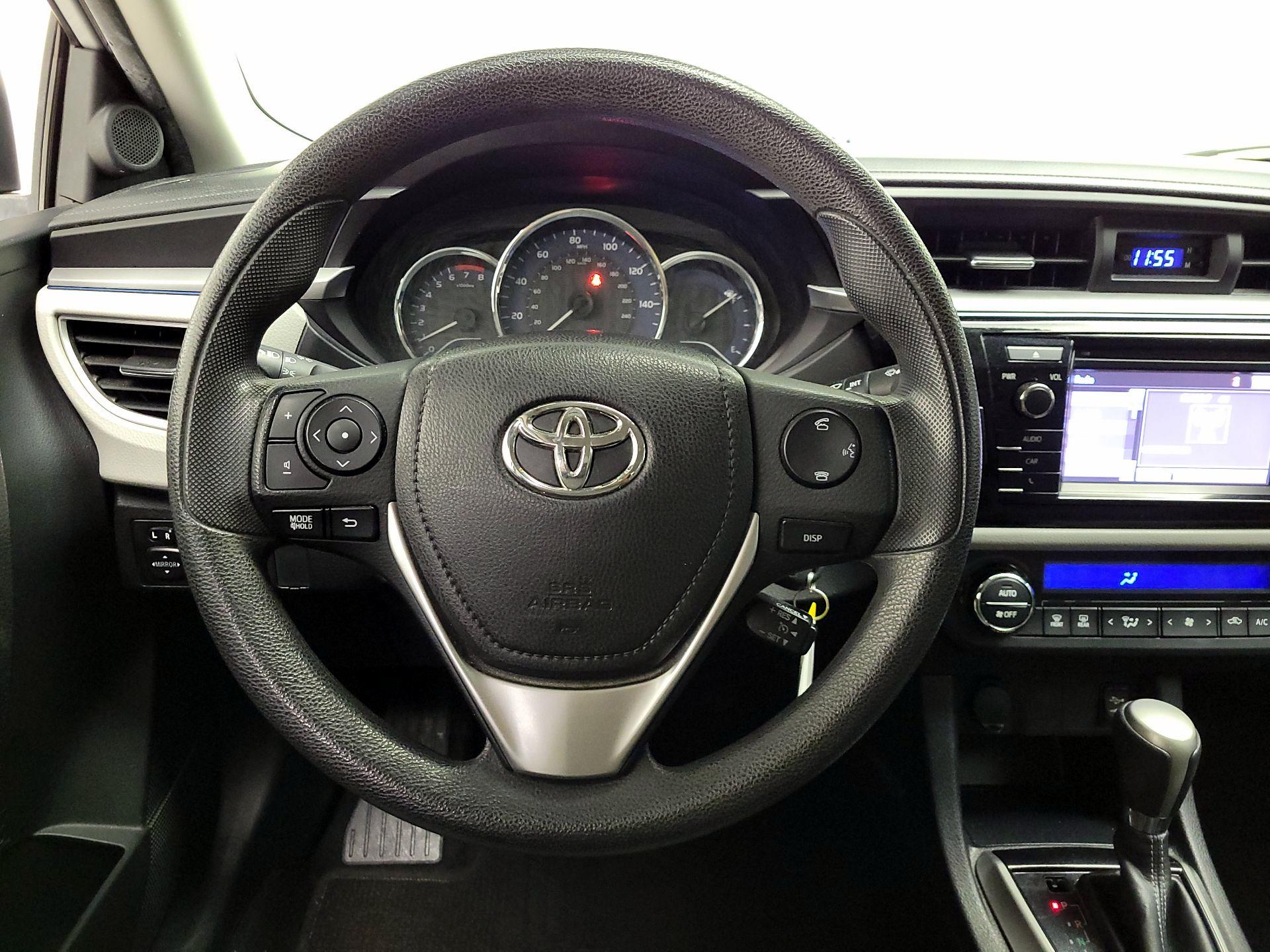 Thumbnail: 2015 Toyota Corolla - 10